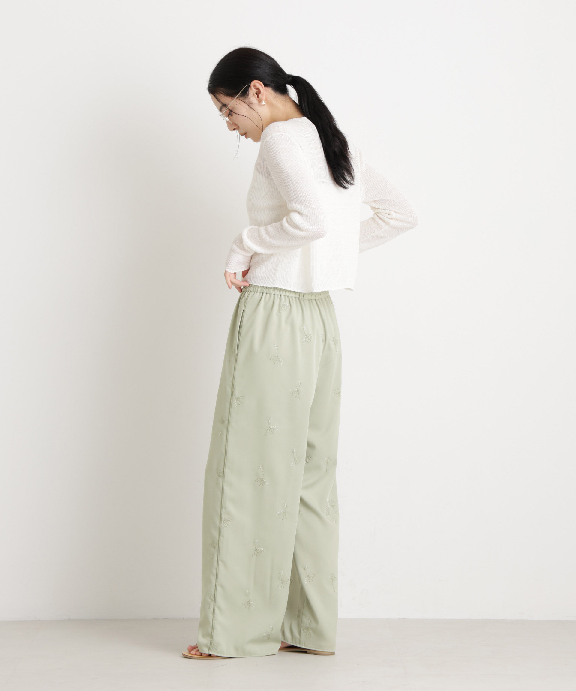 nano･universe「刺繍ツイルイージーワイドパンツ(セットアップ可)」|チノ|