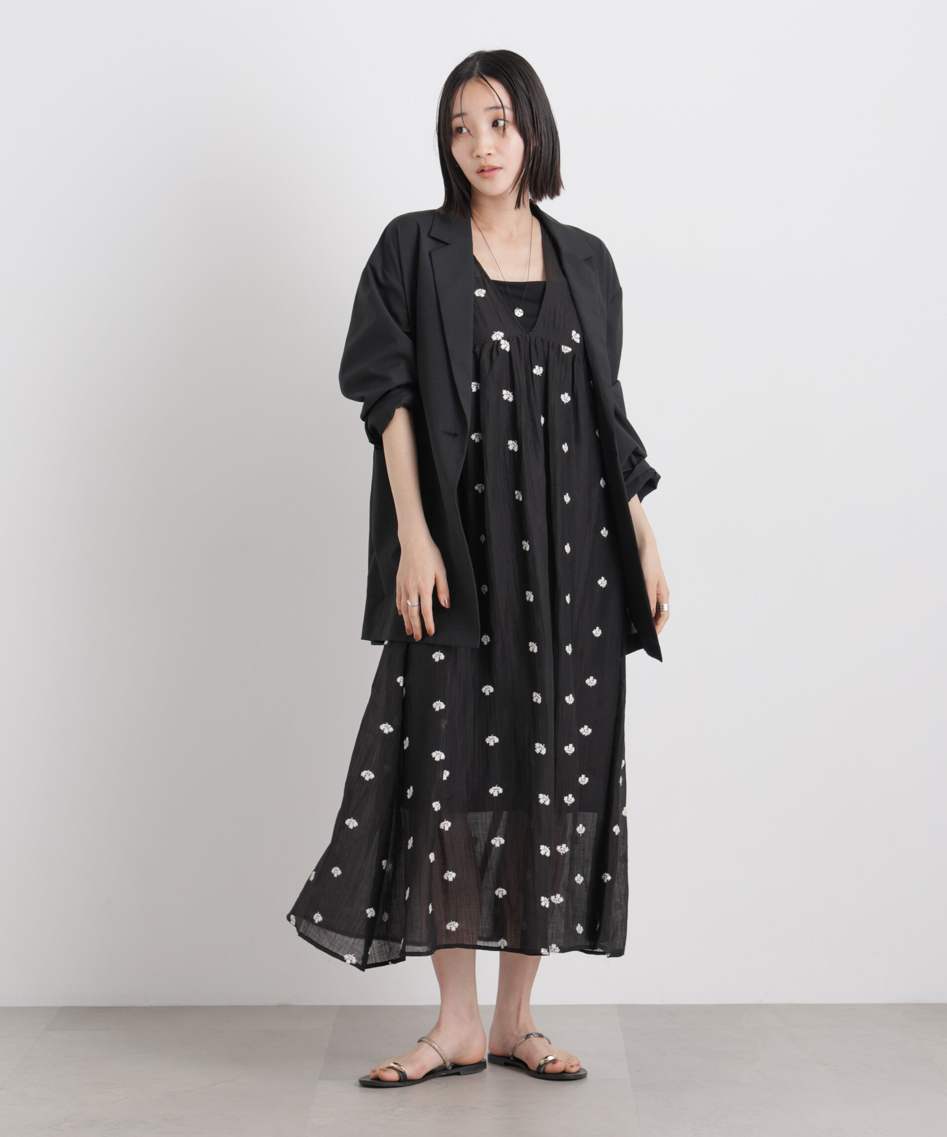 nano･universe「小花柄エンブロイダリーシアーギャザーワンピース」|ワンピース|