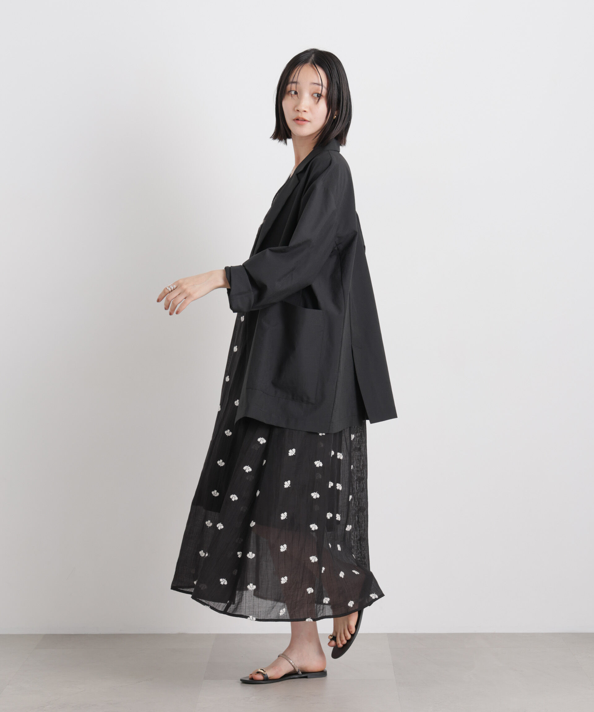 nano･universe「小花柄エンブロイダリーシアーギャザーワンピース」|ワンピース|