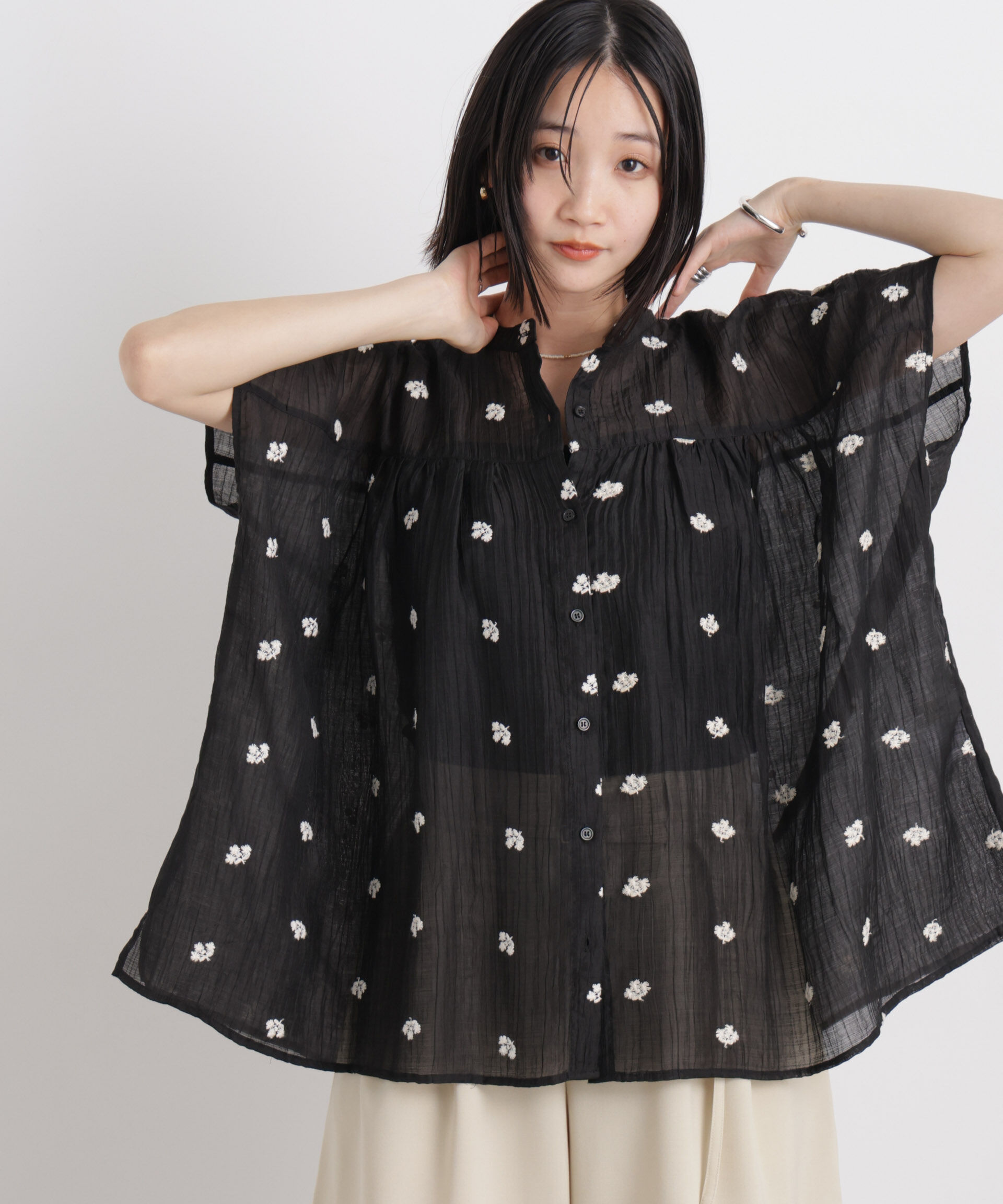 nano･universe「小花柄エンブロイダリーシアーワイドブラウス」|シャツ・ブラウス|