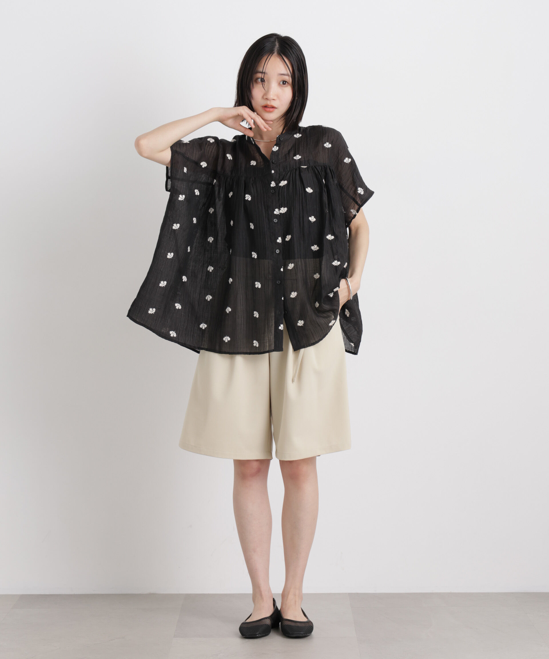 nano･universe「小花柄エンブロイダリーシアーワイドブラウス」|シャツ・ブラウス|
