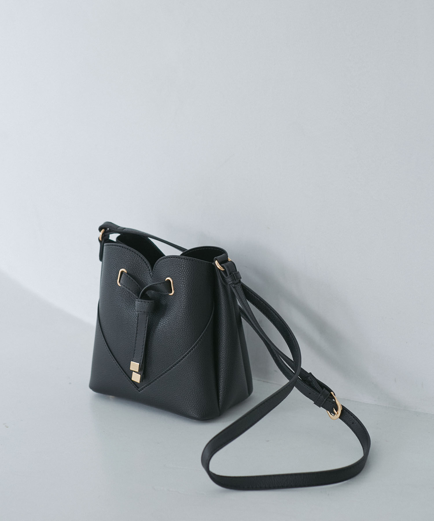 VIS「ハートカットバッグ(スモール)」|ショルダー・メッセンジャー|