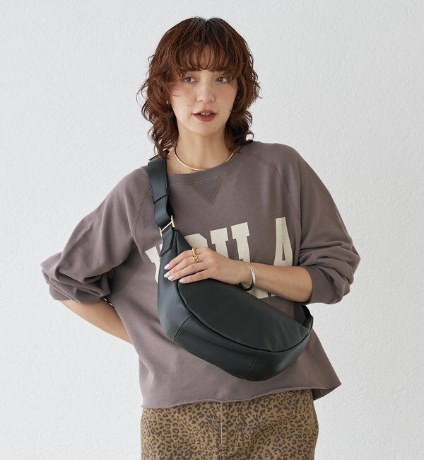  「【軽量◎】カーブレザーショルダーバッグ」|クラッチバッグ|