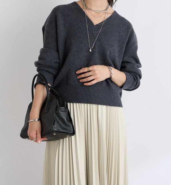  「【女性らしいデコルテライン】ウールVニット」|ニット・セーター|