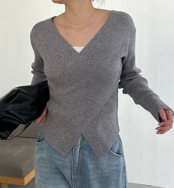  「【新色/ライトベージュ・グレー】クロスVネックニット」|ニット・セーター|