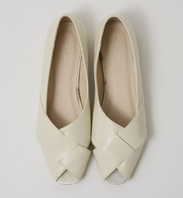 AU BANNISTER「【販売店舗限定】グルカモチーフパンプス」|その他|アイボリー