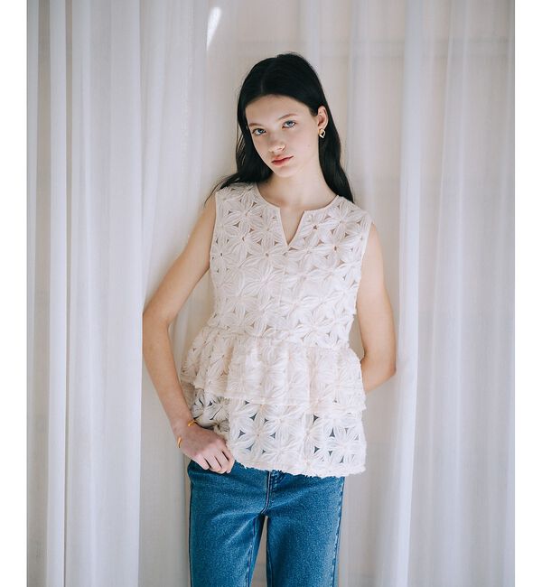 SELFIST「【kariさんコラボ】フラワーモチーフペプラムブラウス【予約】」|シャツ・ブラウス|