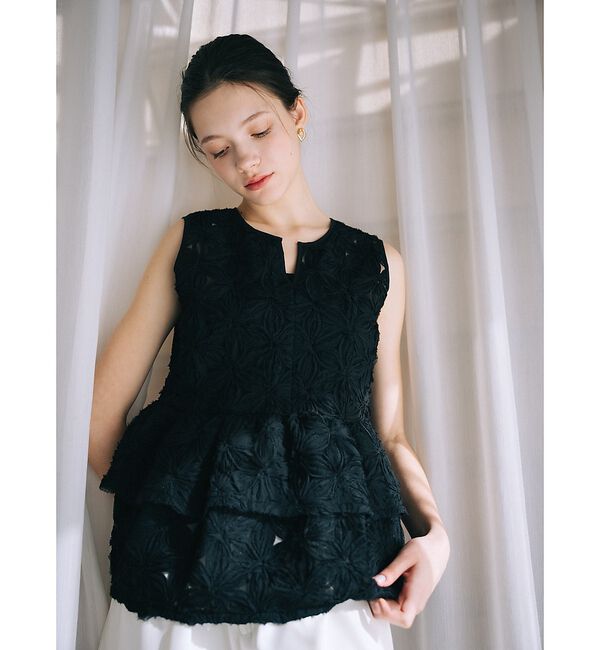 SELFIST「【kariさんコラボ】フラワーモチーフペプラムブラウス【予約】」|シャツ・ブラウス|ブラック