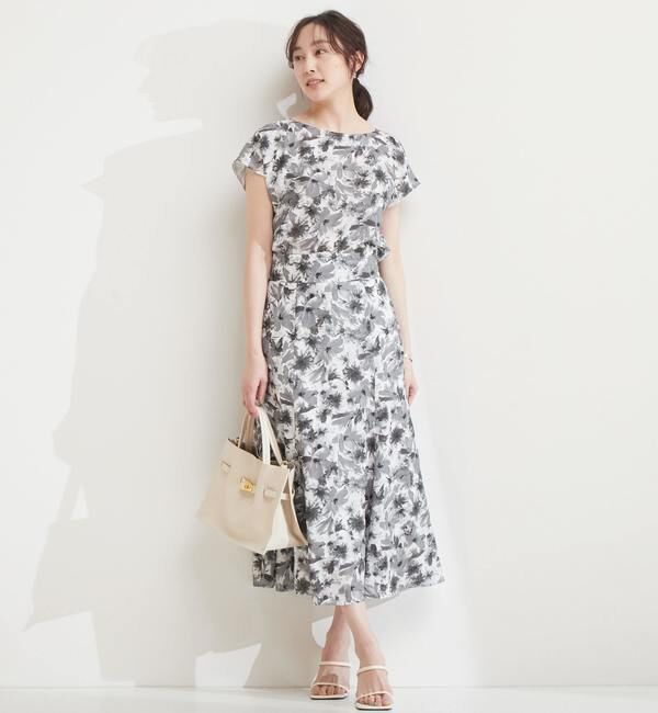 TIARA「カルゼフラワープリントバックボタンTブラウス」|シャツ・ブラウス|