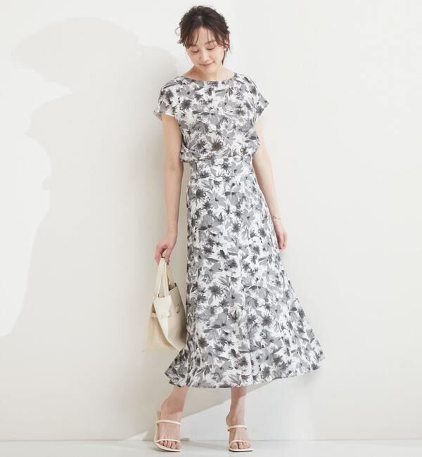 TIARA「カルゼフラワープリントバックボタンTブラウス」|シャツ・ブラウス|