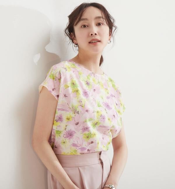 TIARA「カルゼフラワープリントバックボタンTブラウス」|シャツ・ブラウス|