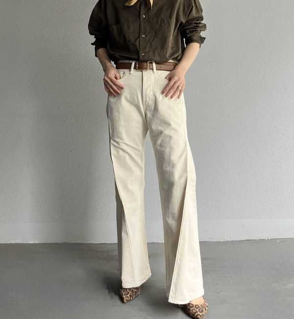 A_「【メルローズ50周年限定】【KURO別注】ホワイトデニムフレアパンツ」|デニム|