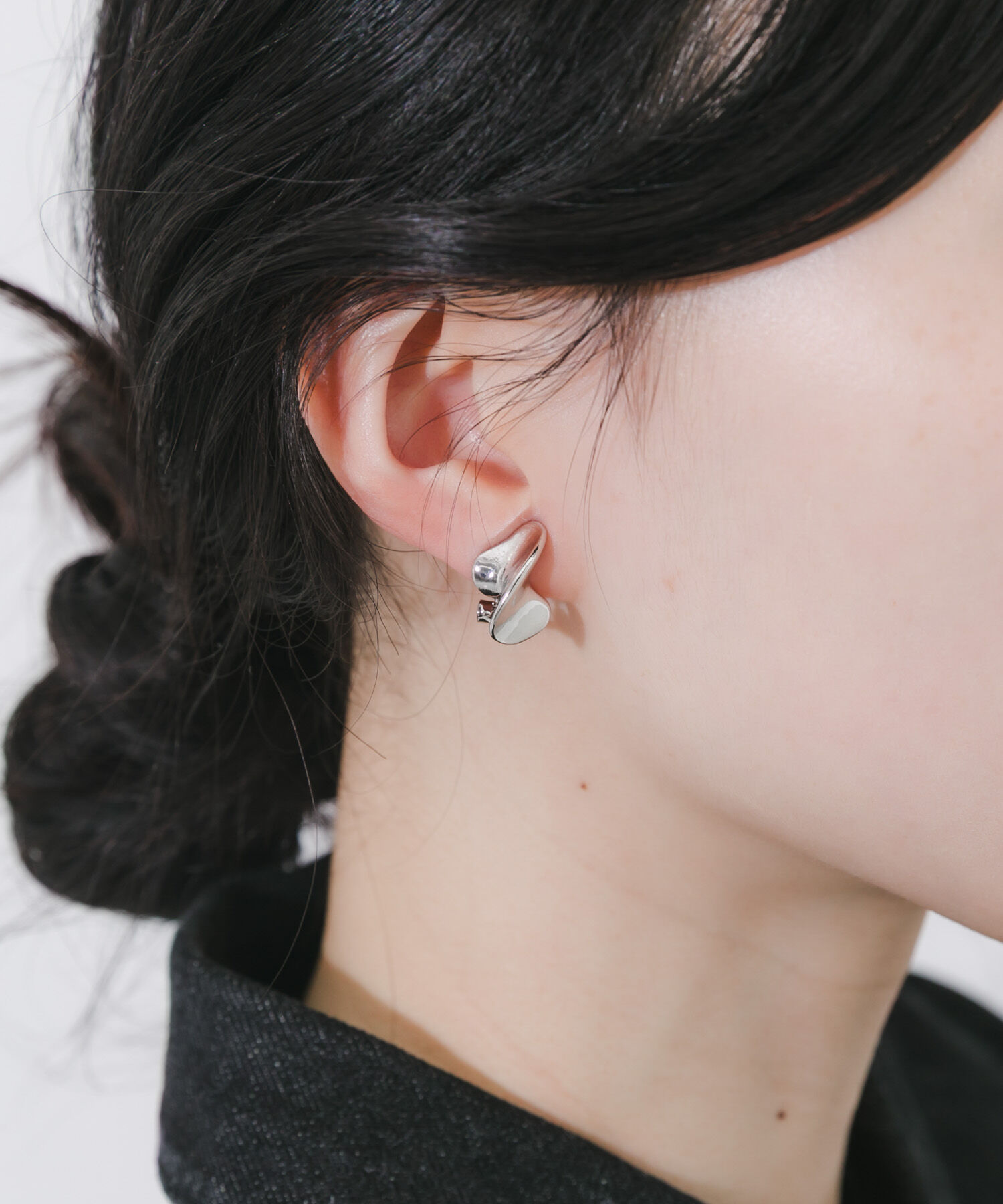 SMELLY「ウェーブメタルイヤリング」|イヤリング|