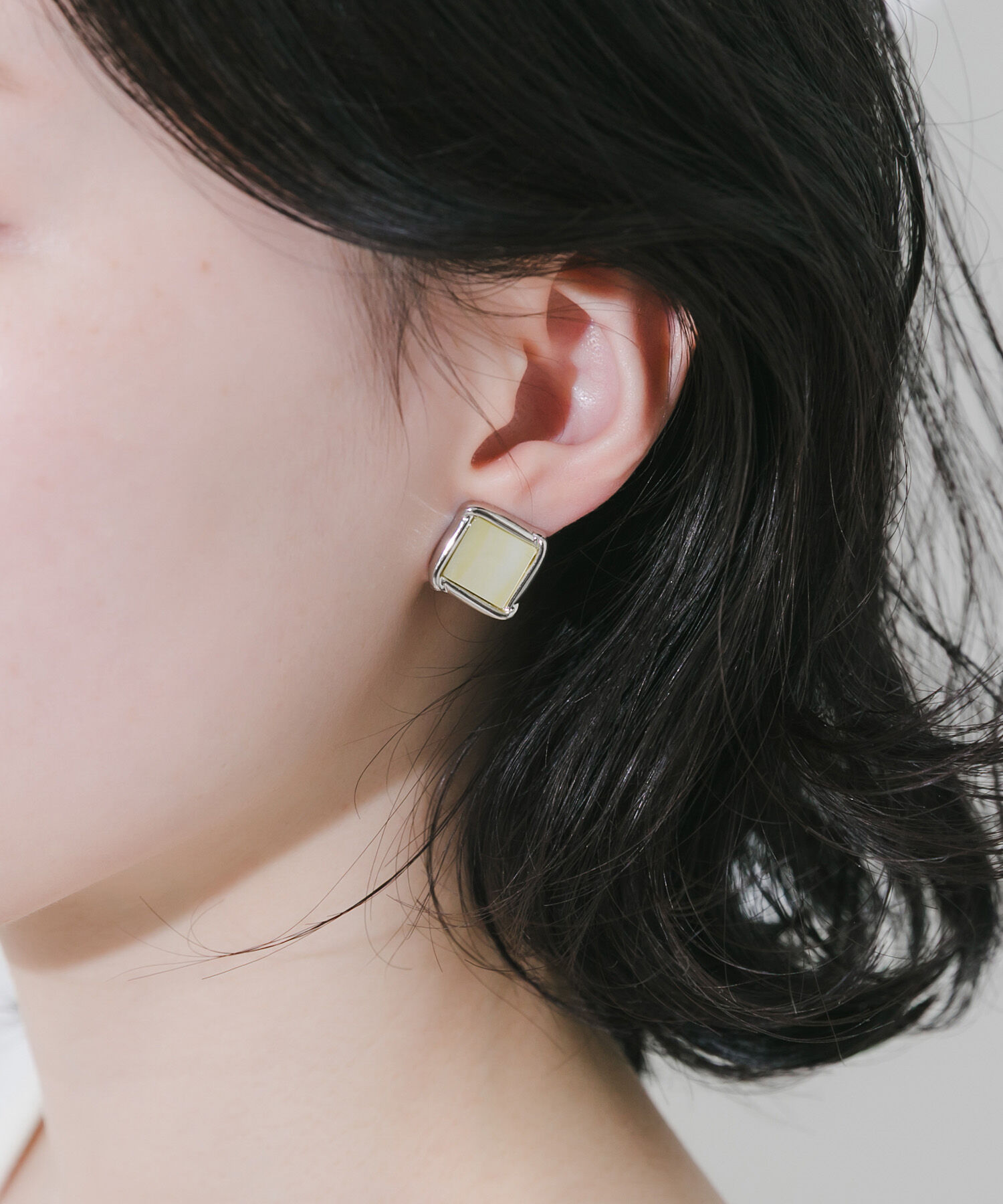 SMELLY「スクエアシェルイヤリング」|イヤリング|