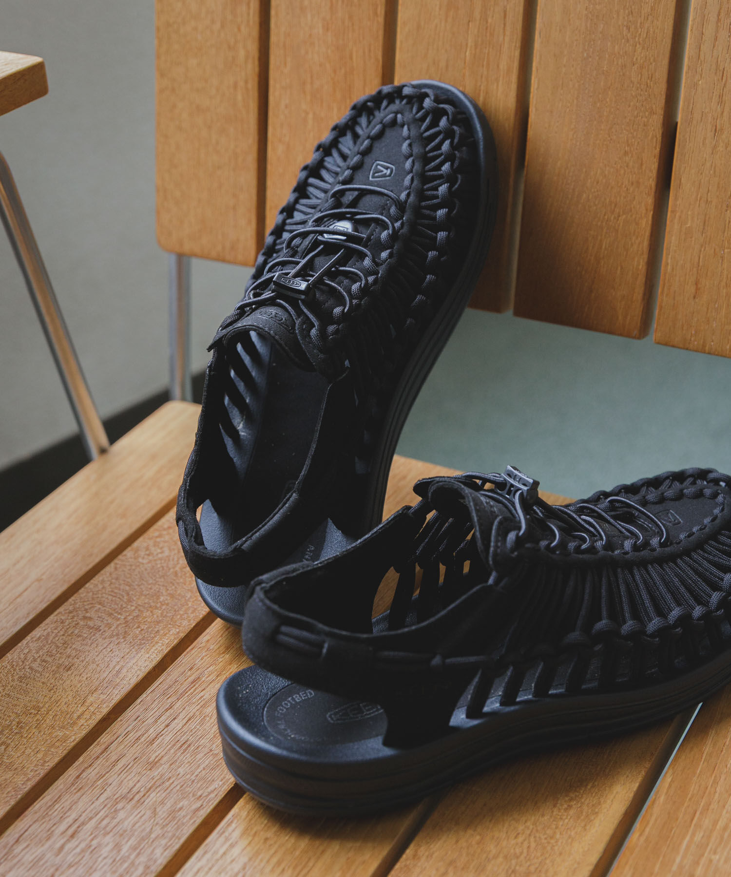 URBAN RESEARCH DOORS「KEEN　UNEEK」|サンダル|ブラック