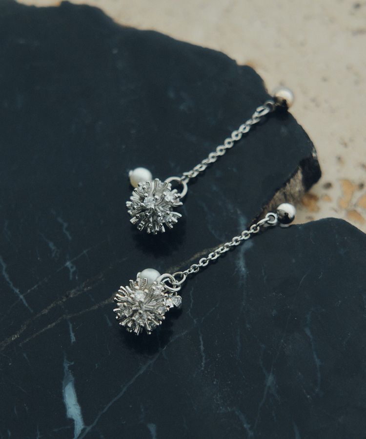 YECCA VECCA「ビジューボールスイングピアス」|ピアス|Silver