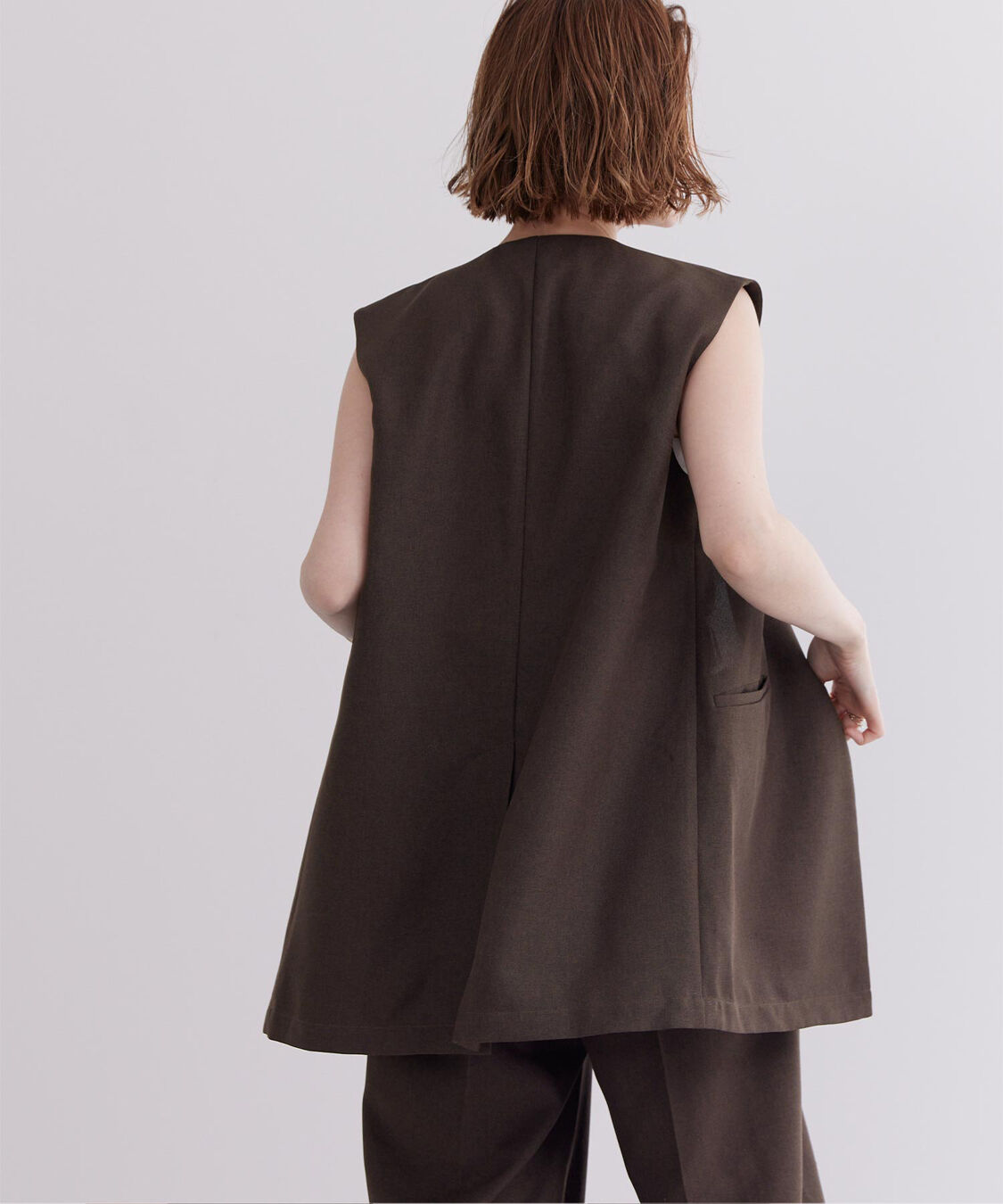 ur's「リネンライクVネックノーカラージレ」|ベスト・ジレ|