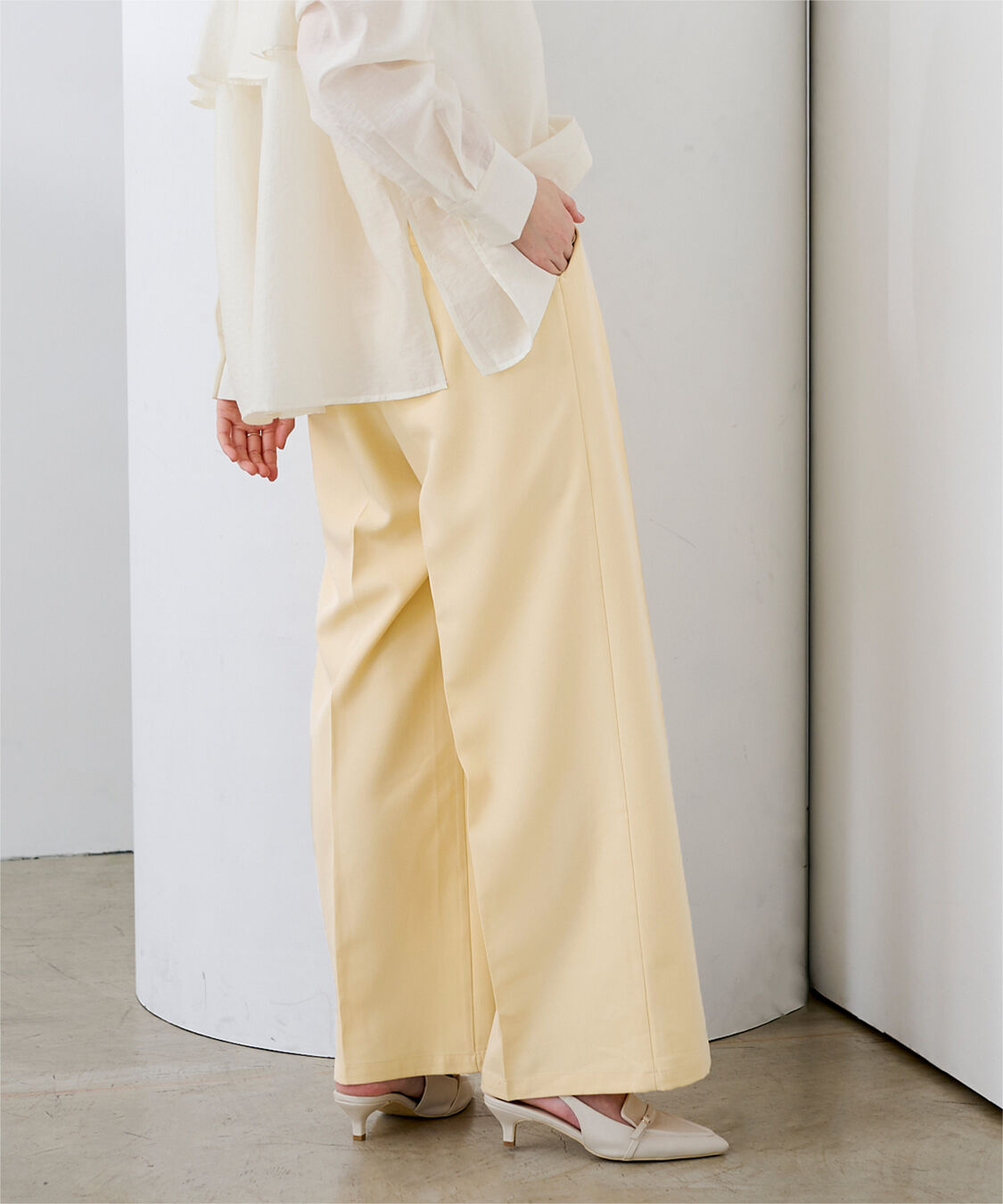 ur's「ワンタックカラーワイドパンツ」|スラックス|