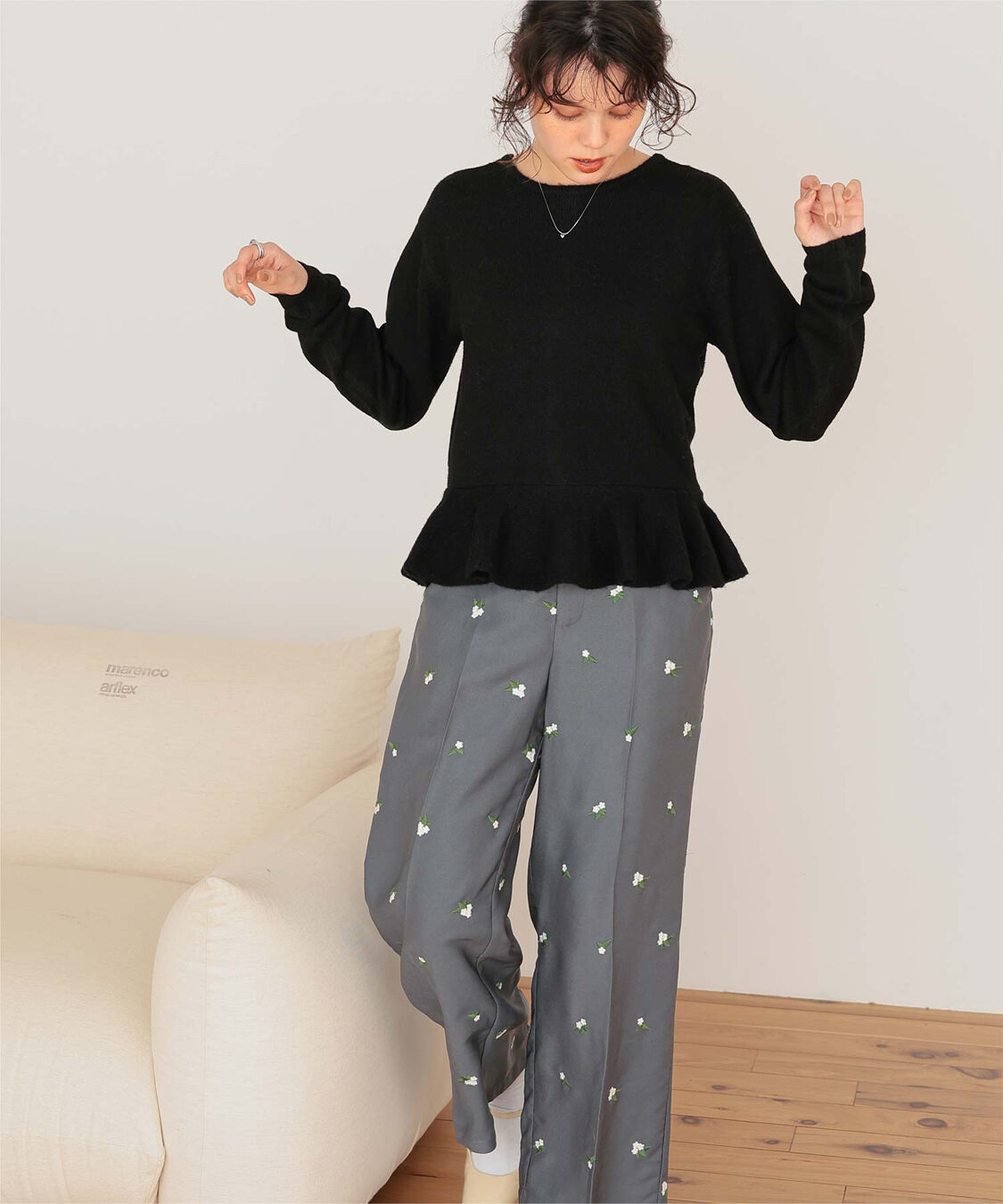 titivate「前後2wayフリルヘムニットカーディガン/トップス」|ニット・セーター|