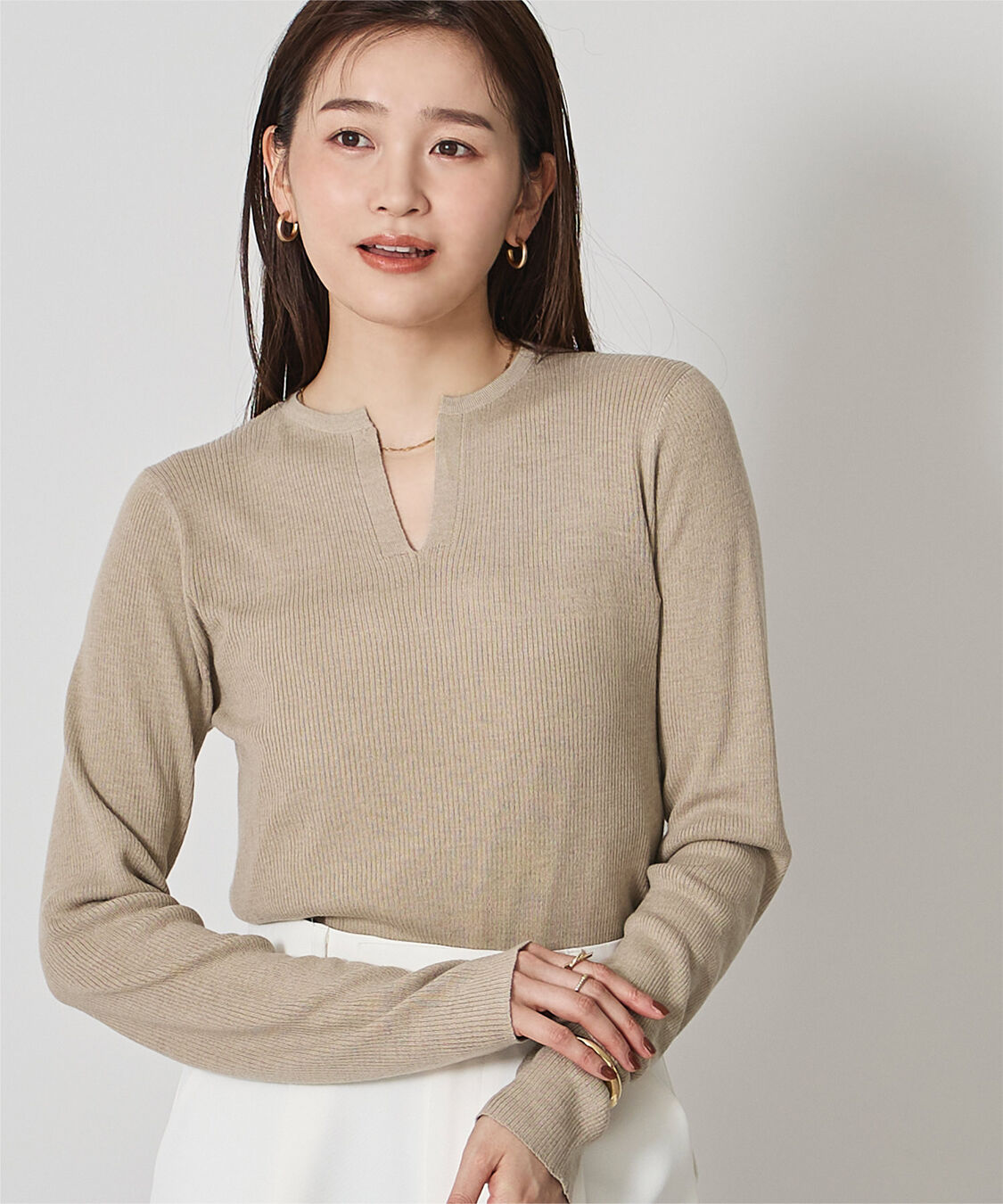 ur's「チクチクしないウールブレンドキーネックリブニット」|ニット・セーター|ライトベージュ