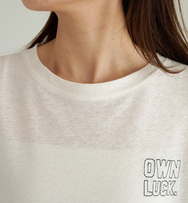  「ロゴ刺繍&times;フロッキープリント麻混Tシャツ」|Tシャツ・カットソー|