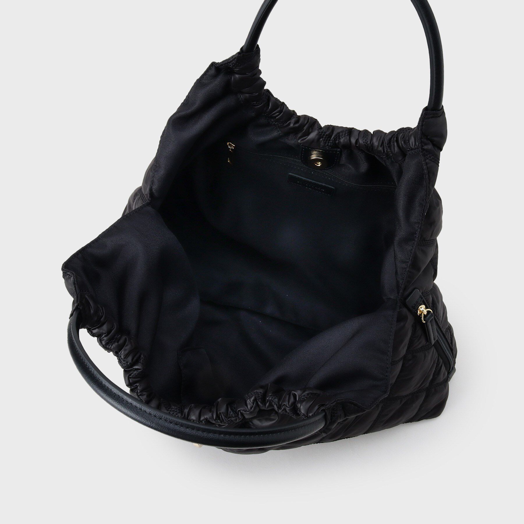 UNTITLED「軽やかナイロンフラットトート」|トートバッグ|