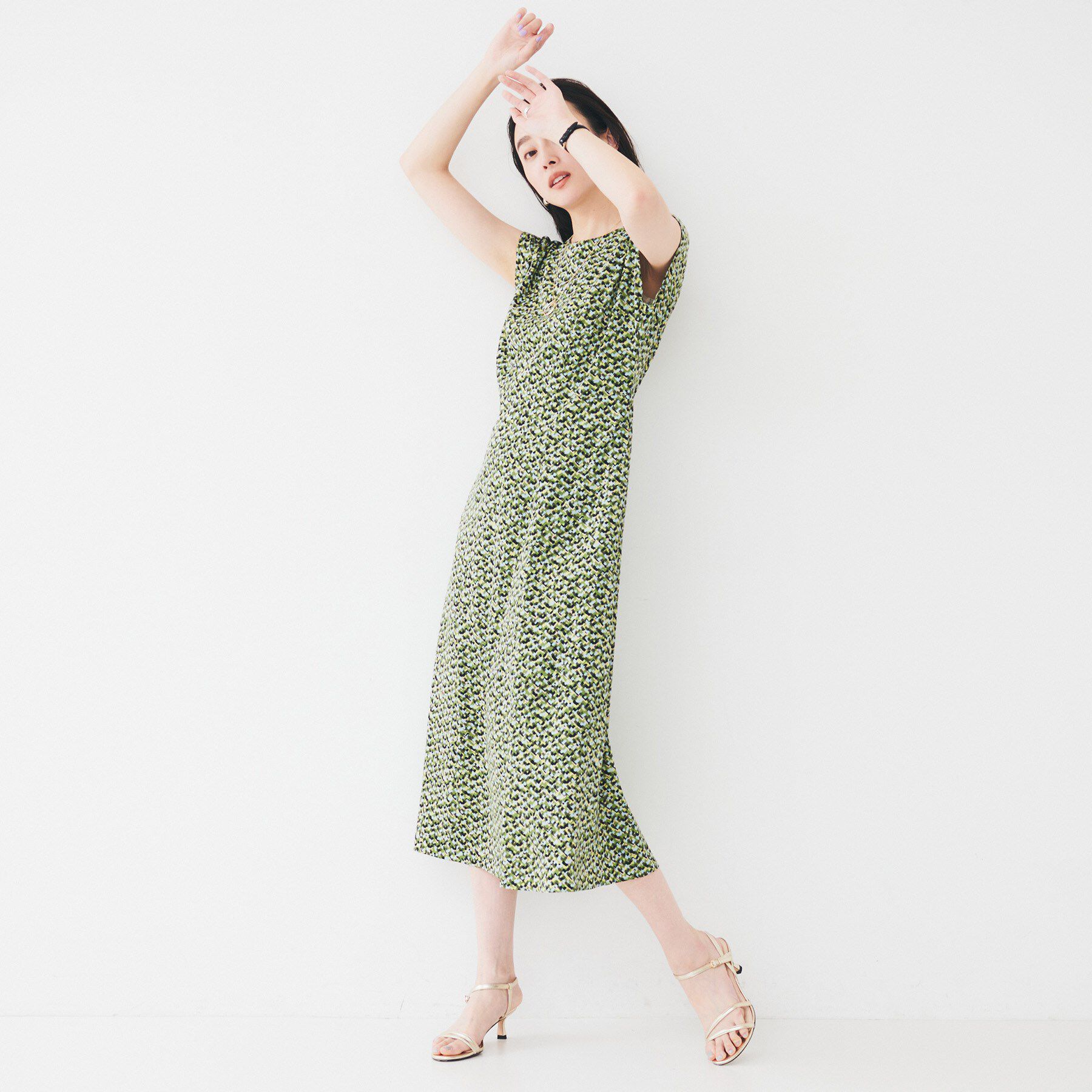 UNTITLED「【きれいめ/洗える/夏ワンピ】モザイク柄ワンピース」|ワンピース|