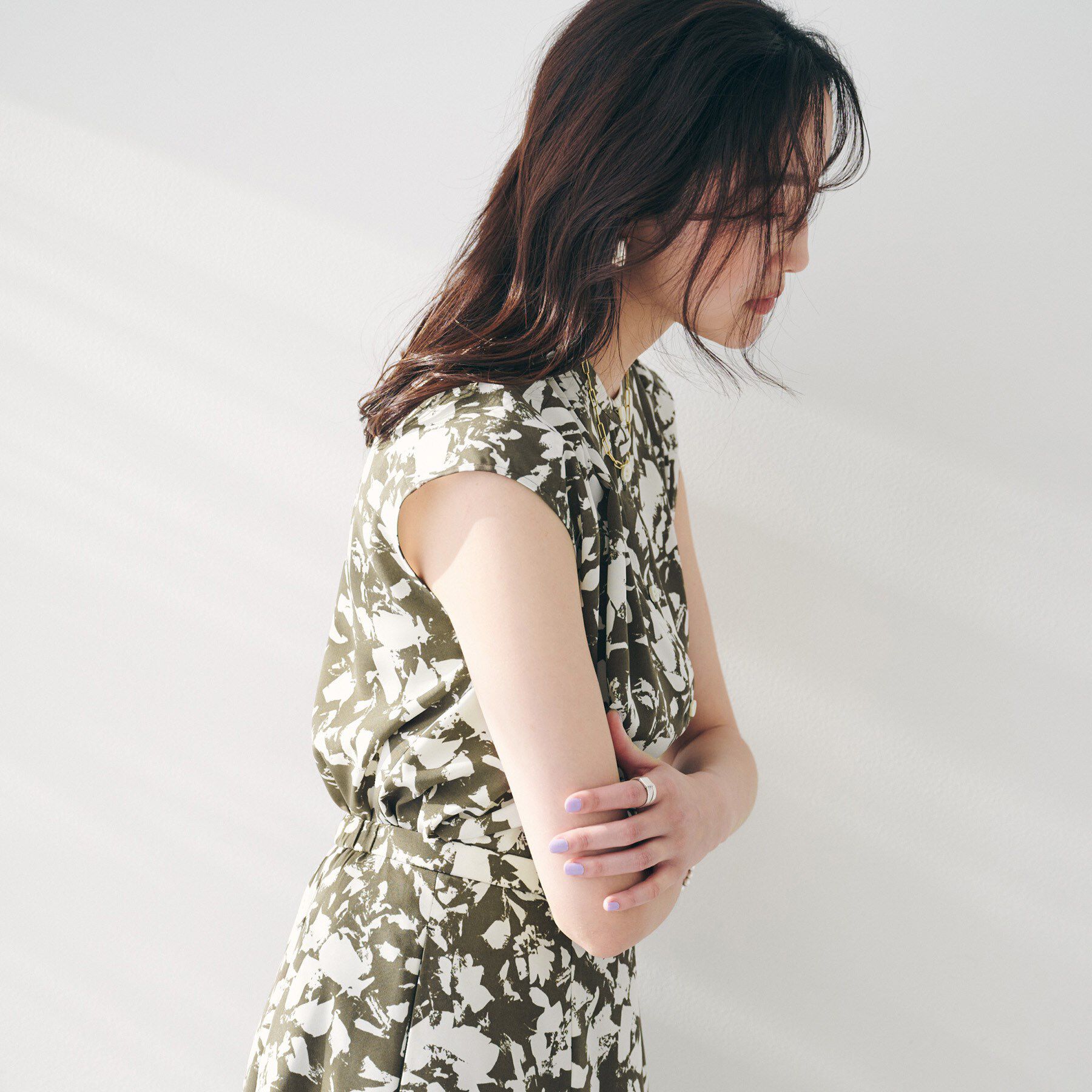 UNTITLED「【セットアップ可/洗える】モザイクフラワー柄ブラウス」|シャツ・ブラウス|