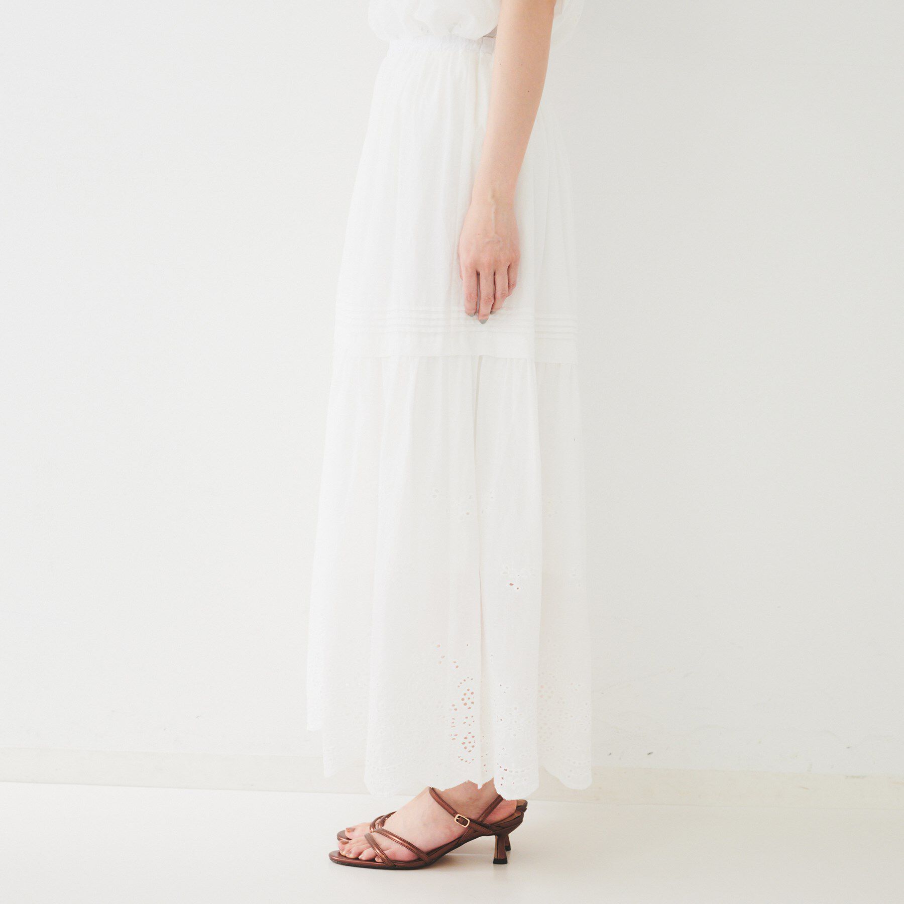 UNTITLED「【セットアップ可/コットン100】スカラップ刺繍スカート」|スカート|