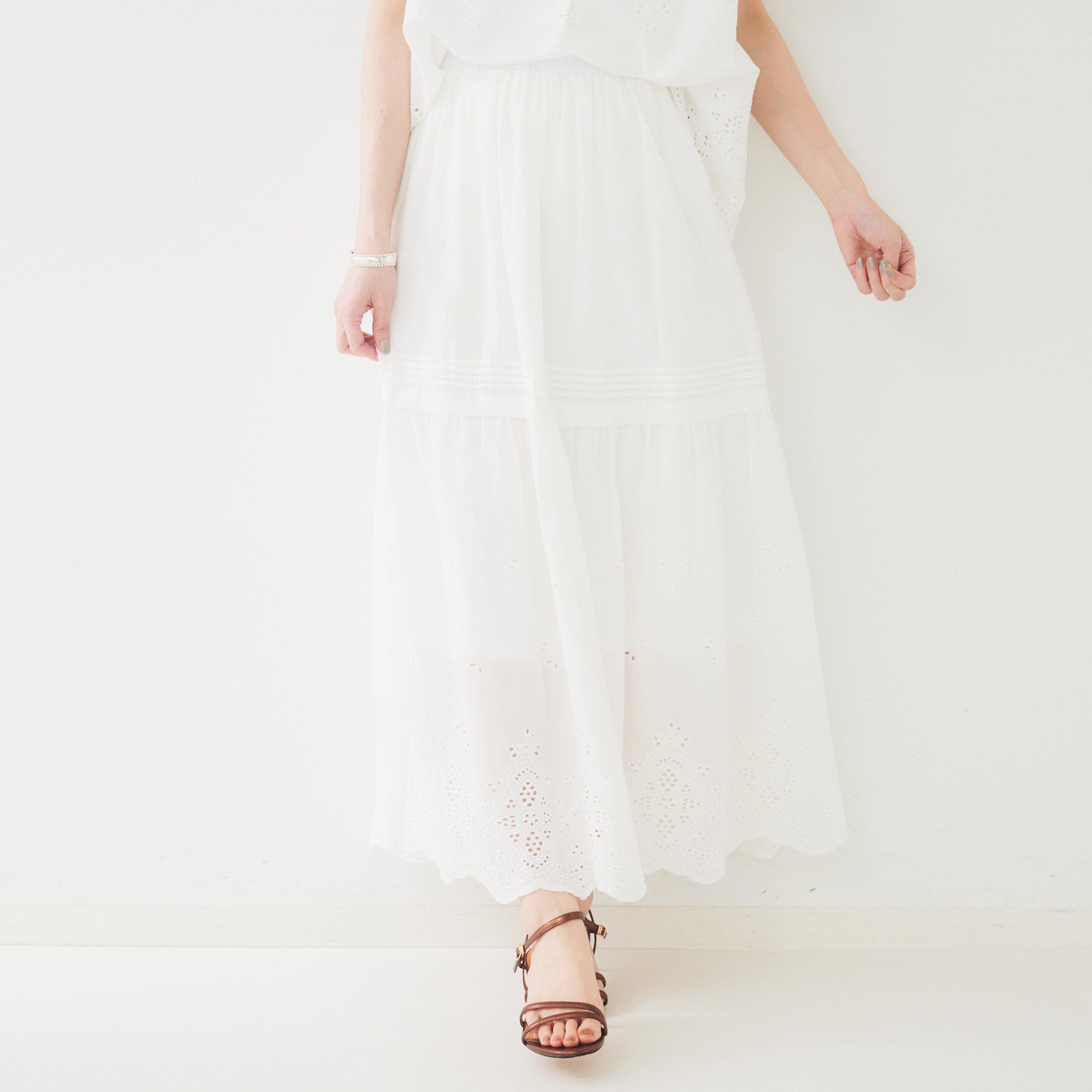 UNTITLED「【セットアップ可/コットン100】スカラップ刺繍スカート」|スカート|