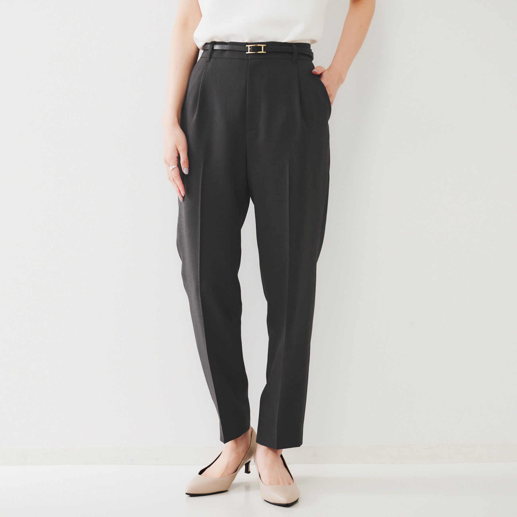 UNTITLED「【通勤スーツ】ライトウェイト テーパードパンツ」|その他|