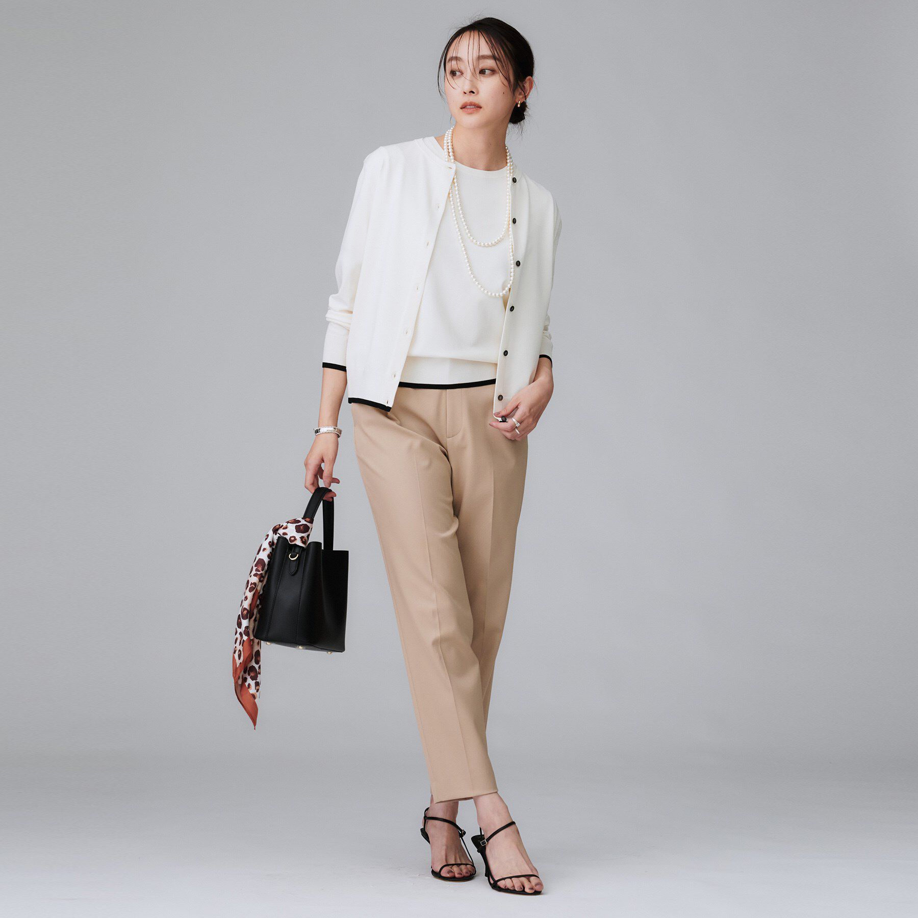 UNTITLED「【アンサンブル可/薄手】ベーシッククルーネックカーディガン」|カーディガン|