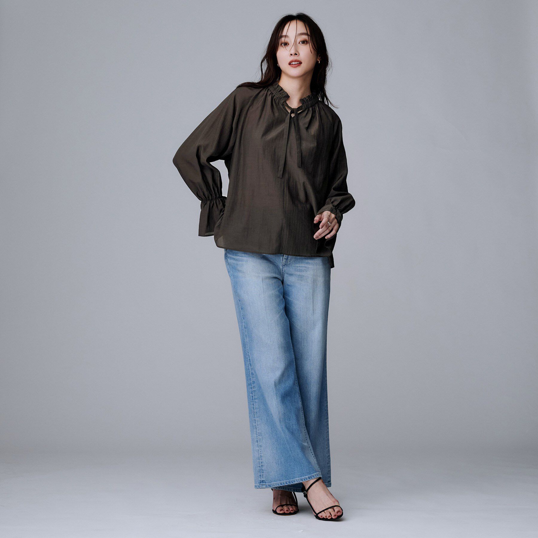 UNTITLED「【キャンディスリーブ/エレガント】フリルギャザーネックブラウス」|シャツ・ブラウス|