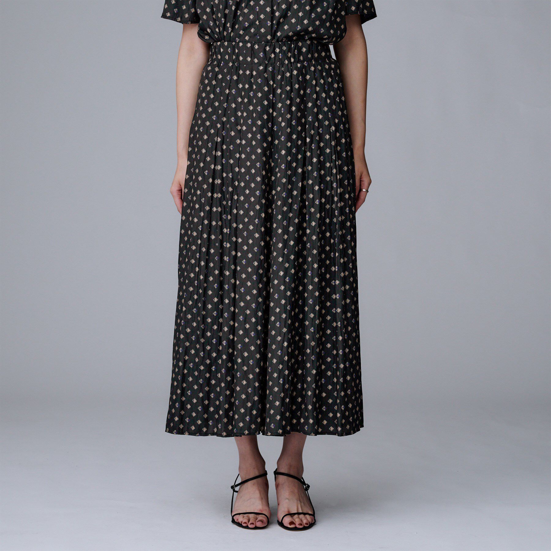 UNTITLED「【セットアップ可/ウエストゴム/リラクシー】スクエアジオメ柄スカーチョ」|その他|