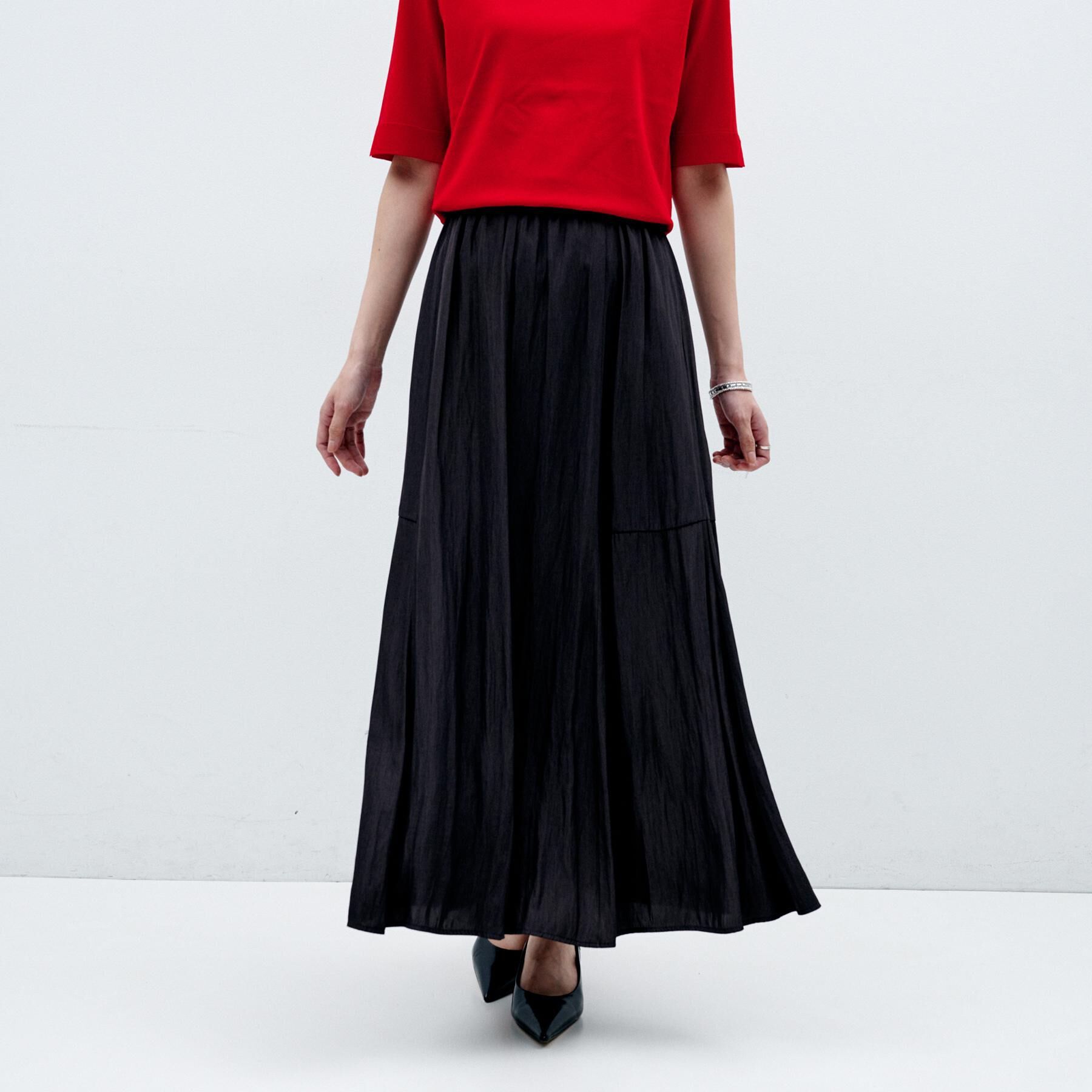 UNTITLED「【洗える/1枚で着映え】ソフト裾フレアスカート」|スカート|