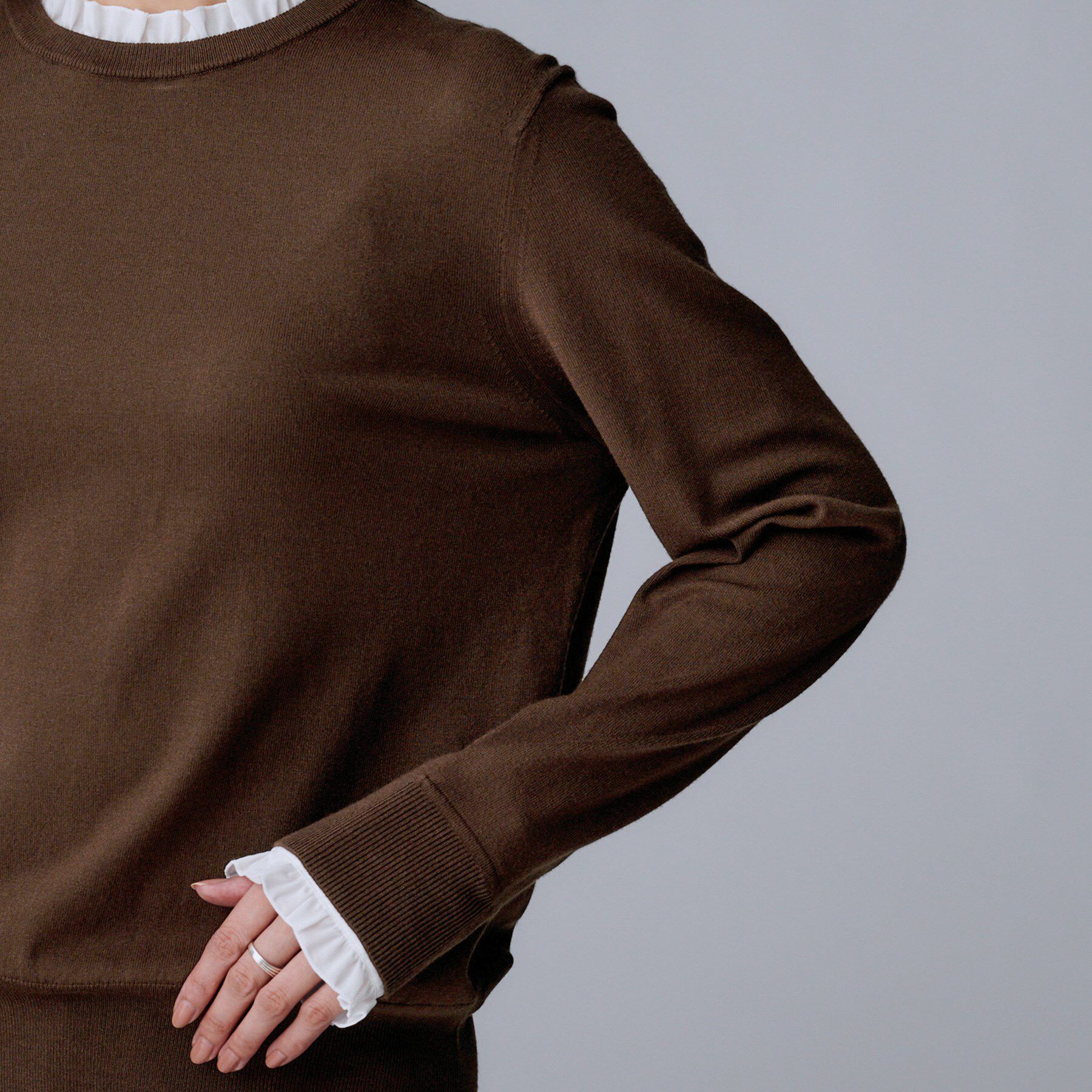 UNTITLED「【フリル取り外し可/きれいめエレガント】フリルシャツレイヤード風ニット」|ニット・セーター|