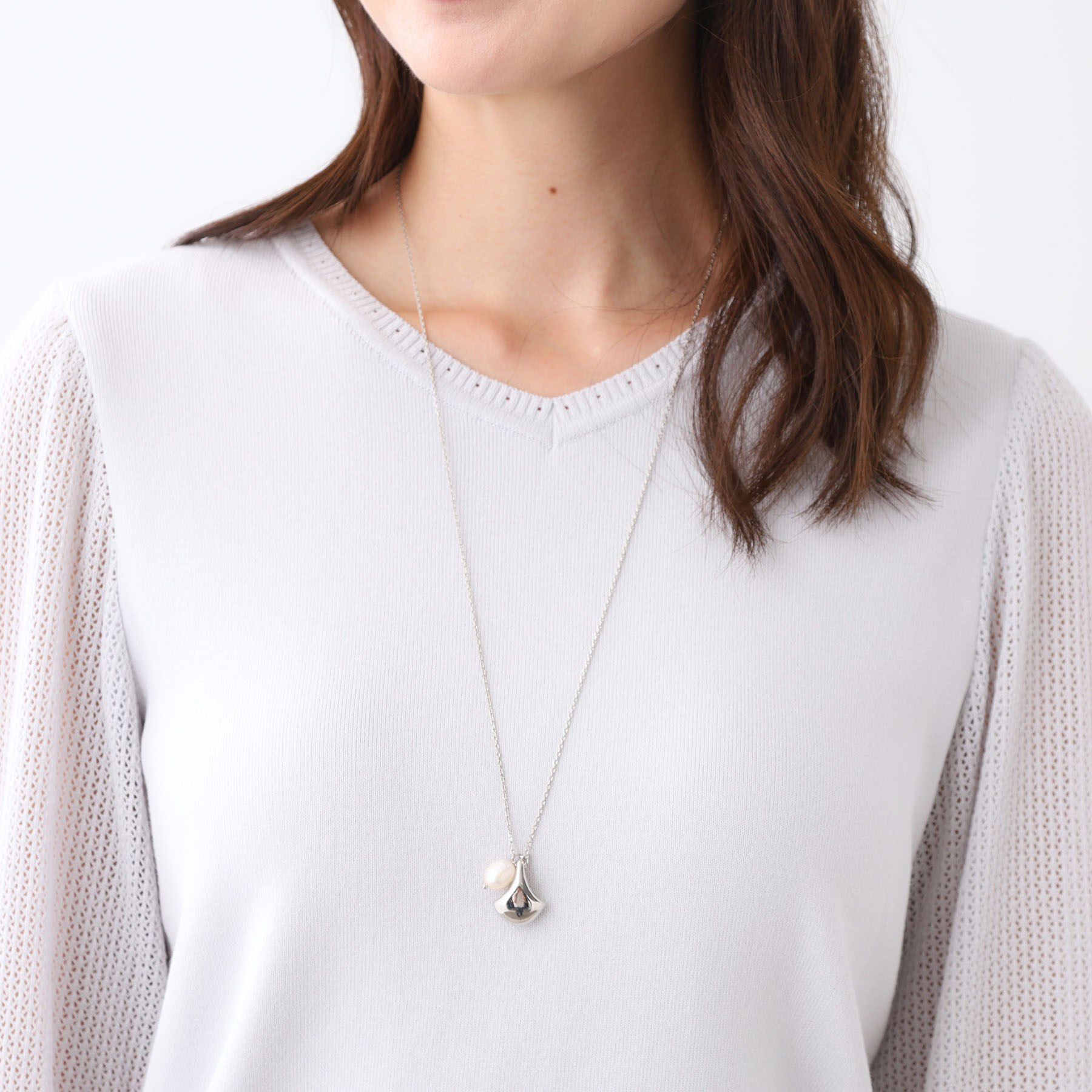 Reflect「【チェーン長さ調節可】リーフパーツ&times;淡水パールネックレス」|ネックレス|