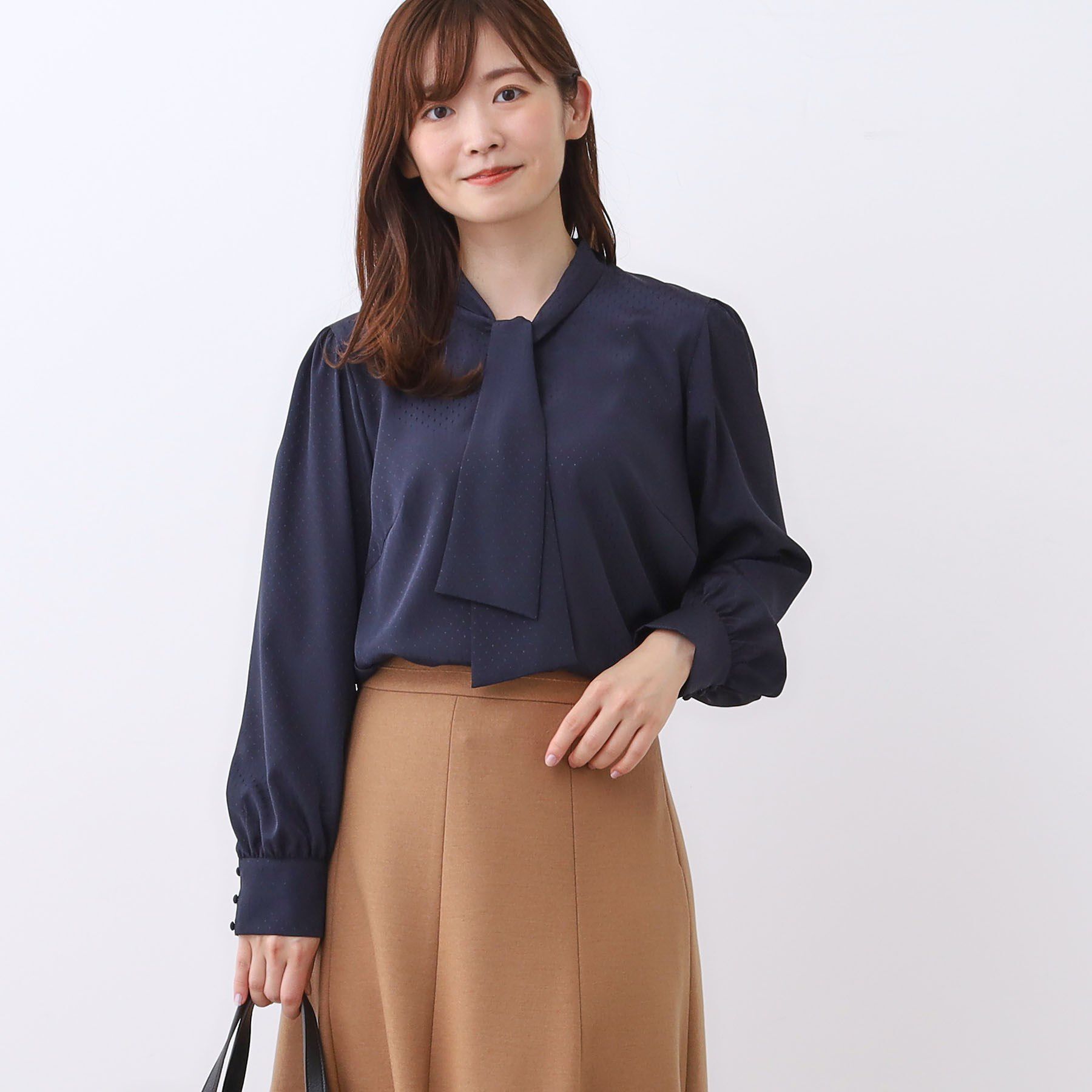 Reflect「【きちんと見え／通勤／セレモニーにおすすめ◎】ドット柄ボウタイブラウス」|シャツ・ブラウス|