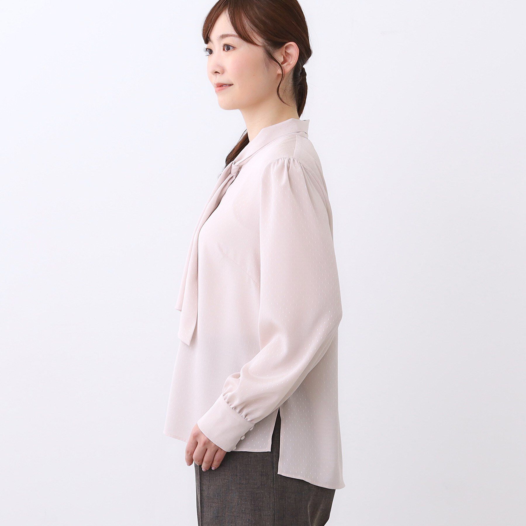 Reflect「【きちんと見え／通勤／セレモニーにおすすめ◎】ドット柄ボウタイブラウス」|シャツ・ブラウス|