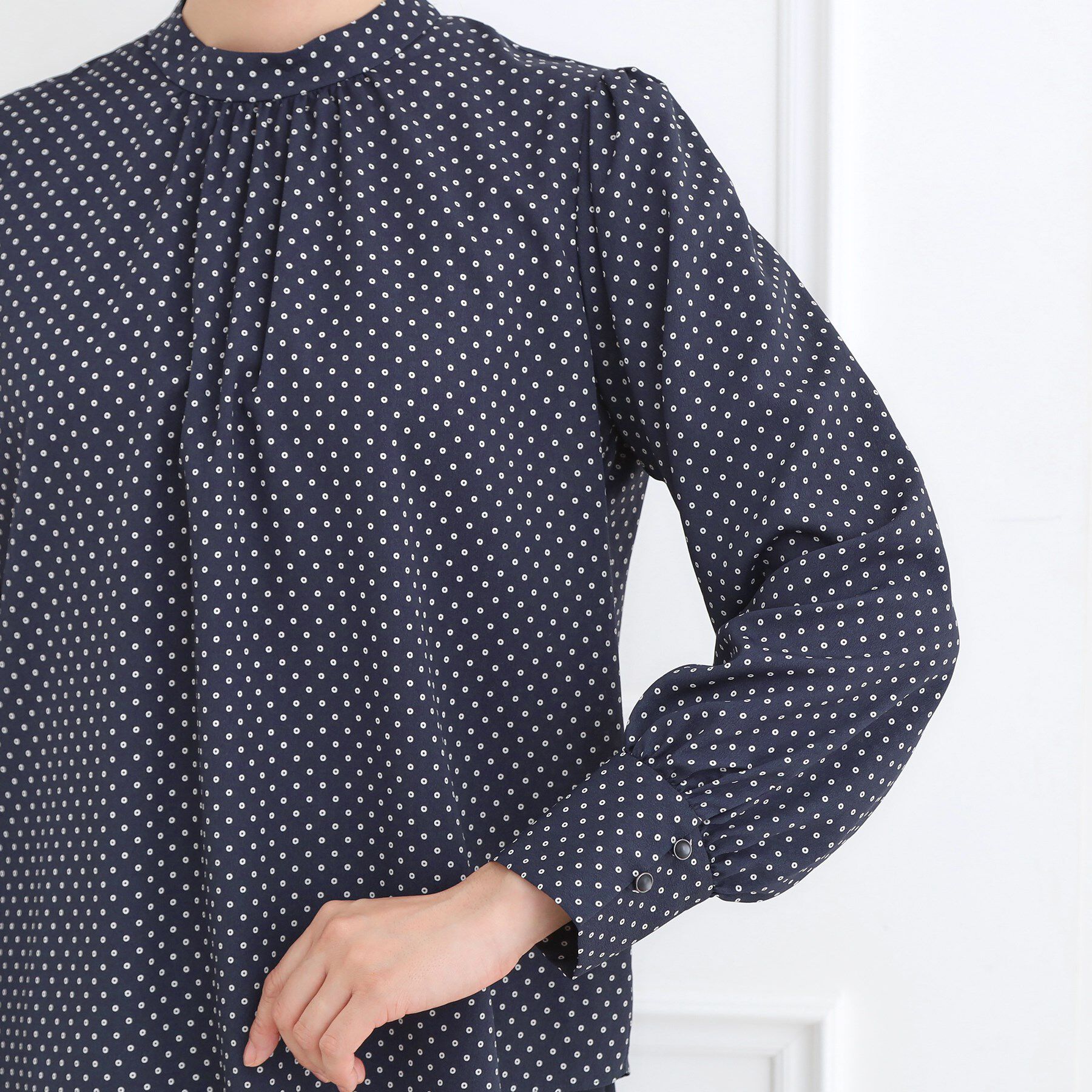 Reflect「【お仕事に◎】ドットプリントブラウス」|シャツ・ブラウス|