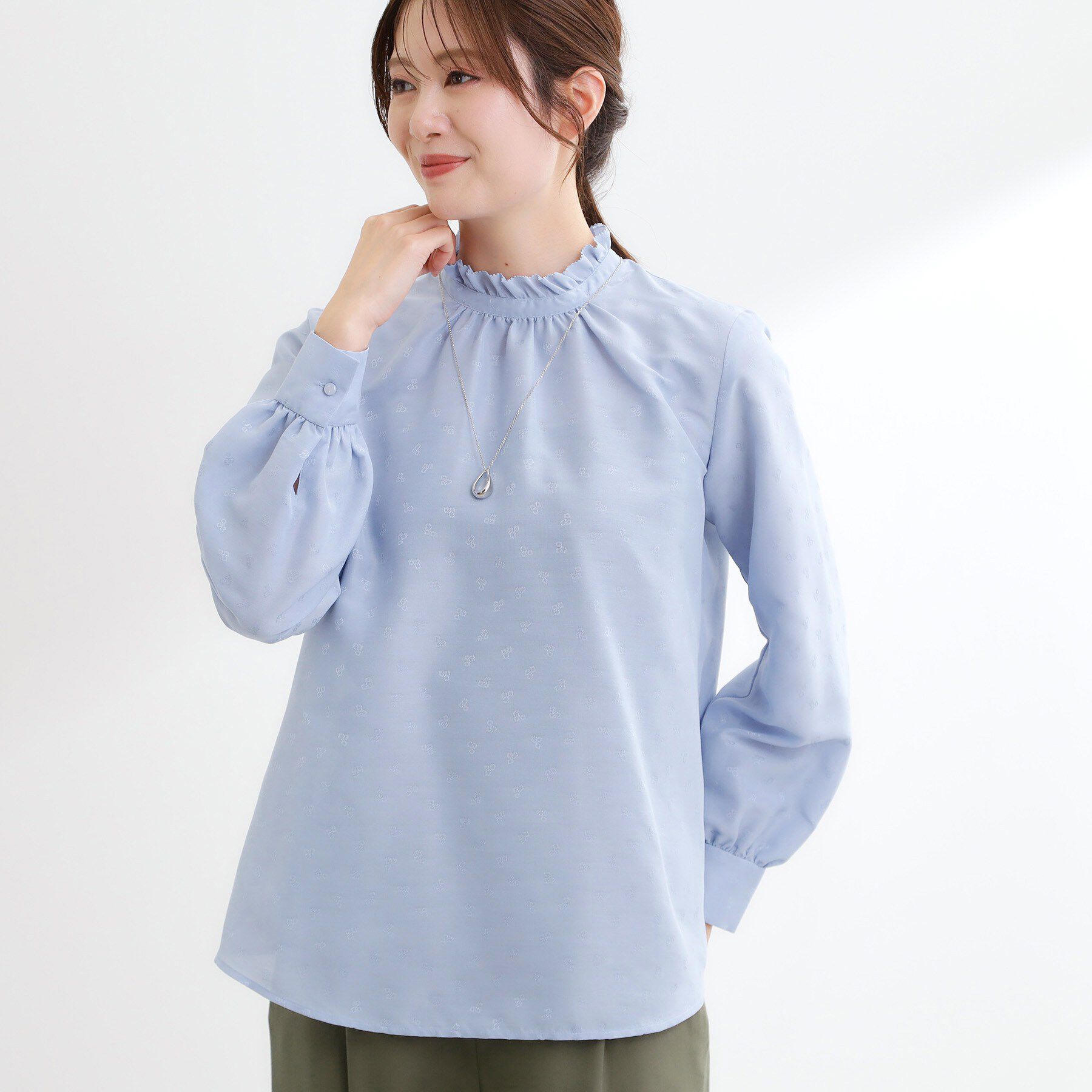 Reflect「フリルネックサテンジャカードブラウス」|シャツ・ブラウス|