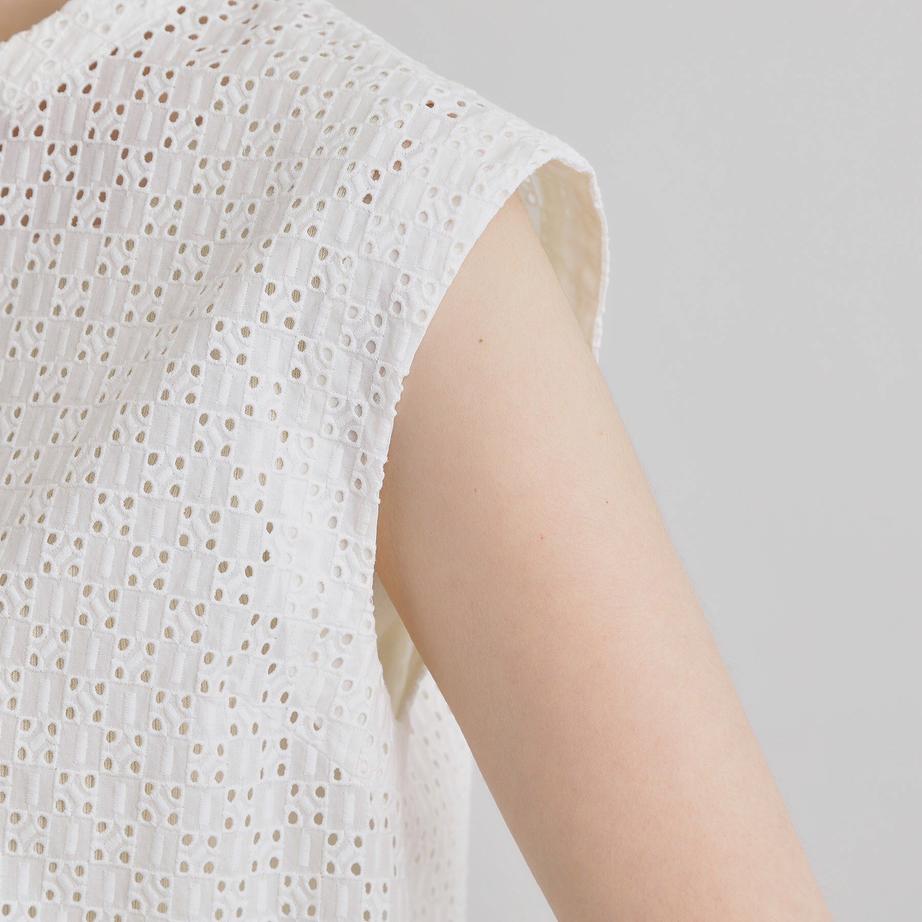 grove「繊細なレースで魅せるエンブロイダリーレースバンドカラーシャツ」|シャツ・ブラウス|