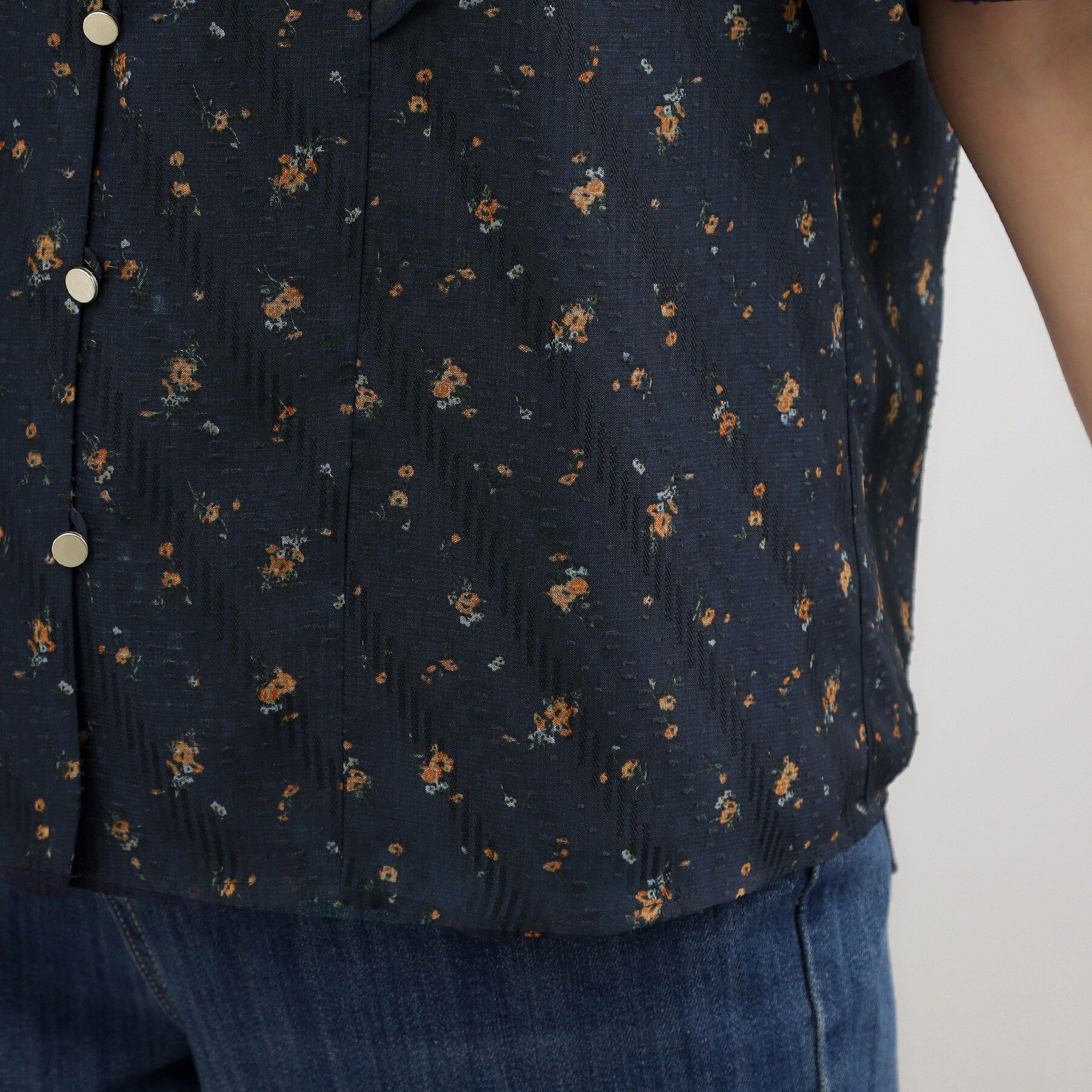 grove「【二の腕カバー・お仕事◎】フラワープリントブラウス」|シャツ・ブラウス|