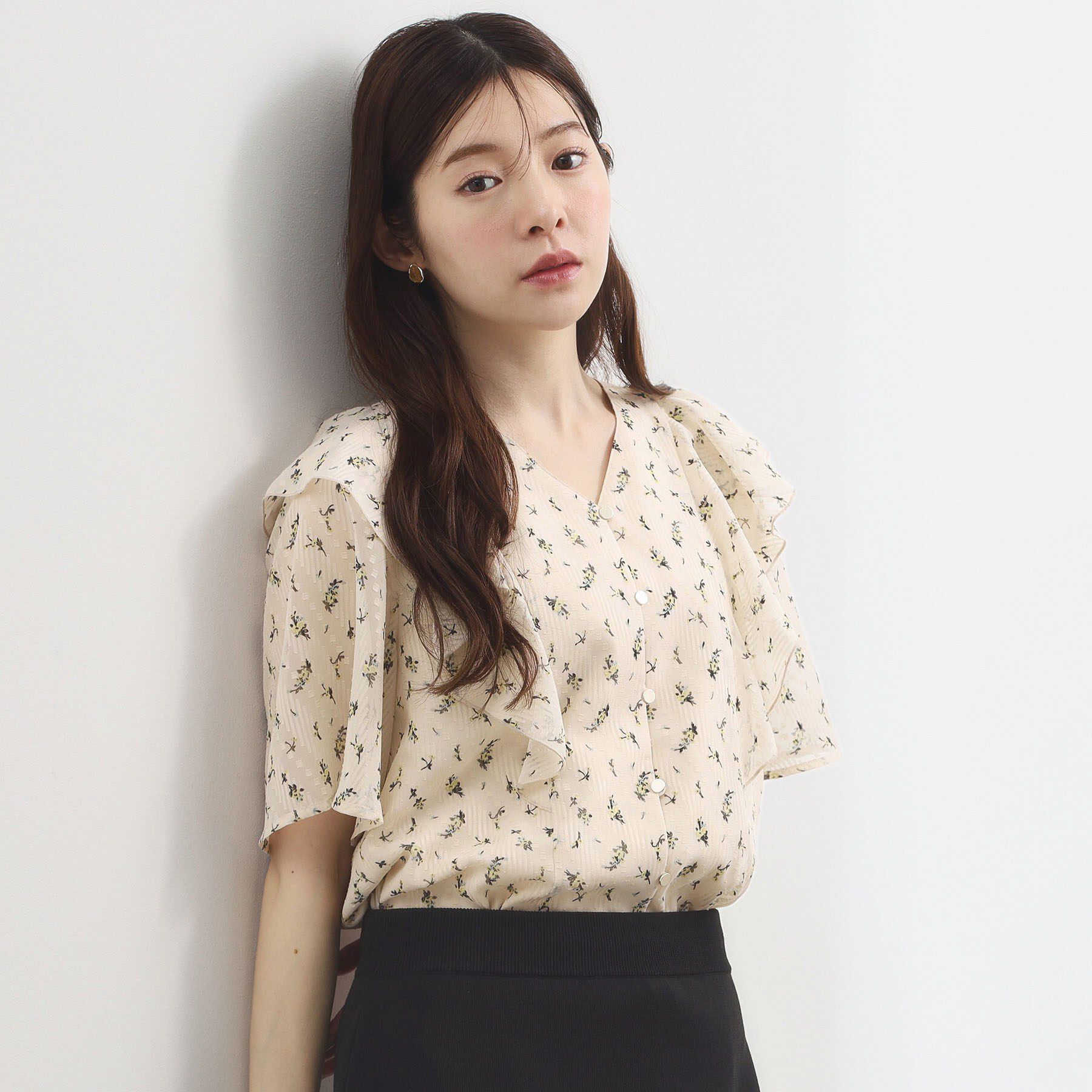 grove「【二の腕カバー・お仕事◎】フラワープリントブラウス」|シャツ・ブラウス|グレージュ(150)