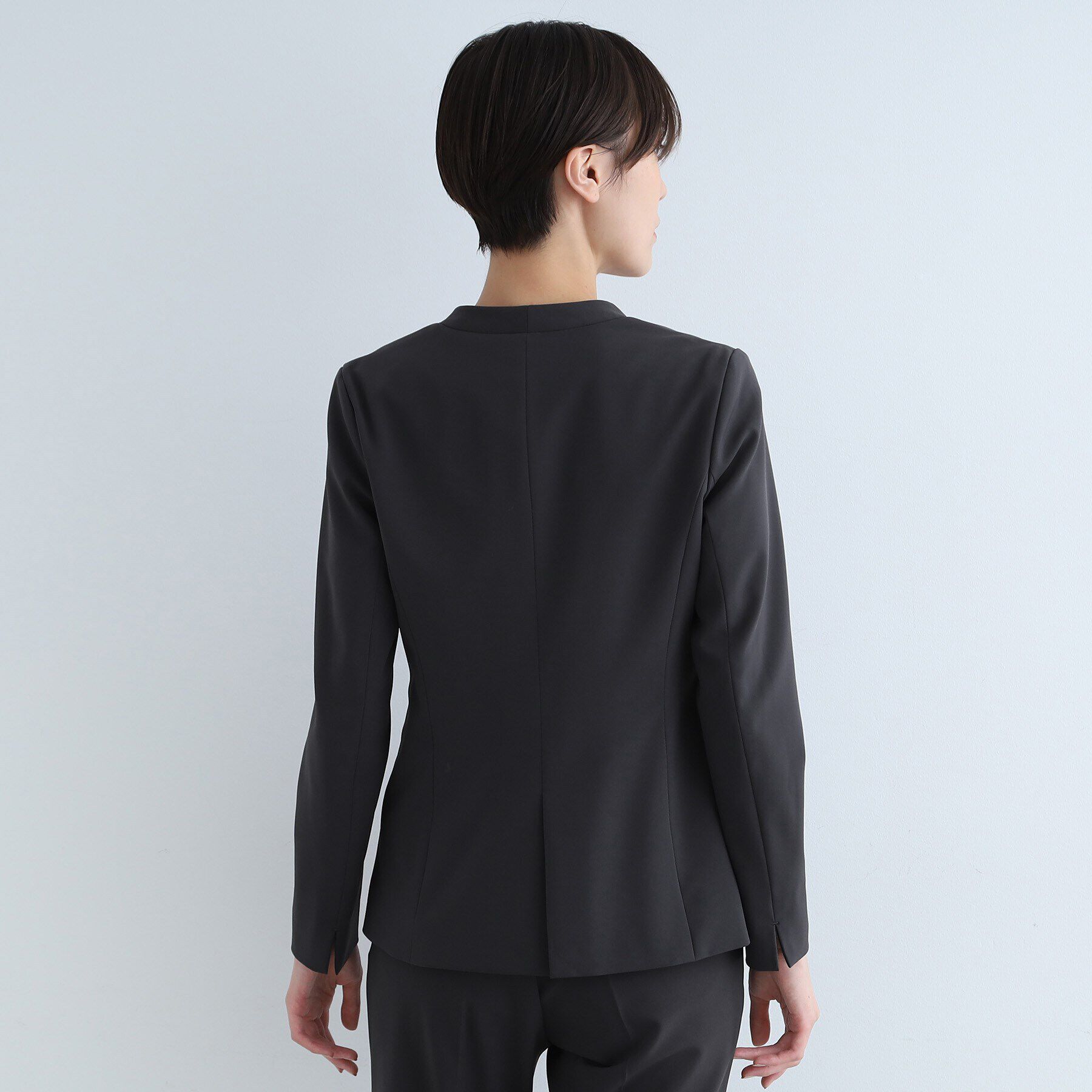 INDIVI「【定番スーツ/洗える/UVケア】ストレッチノーカラージャケット」|スーツ|