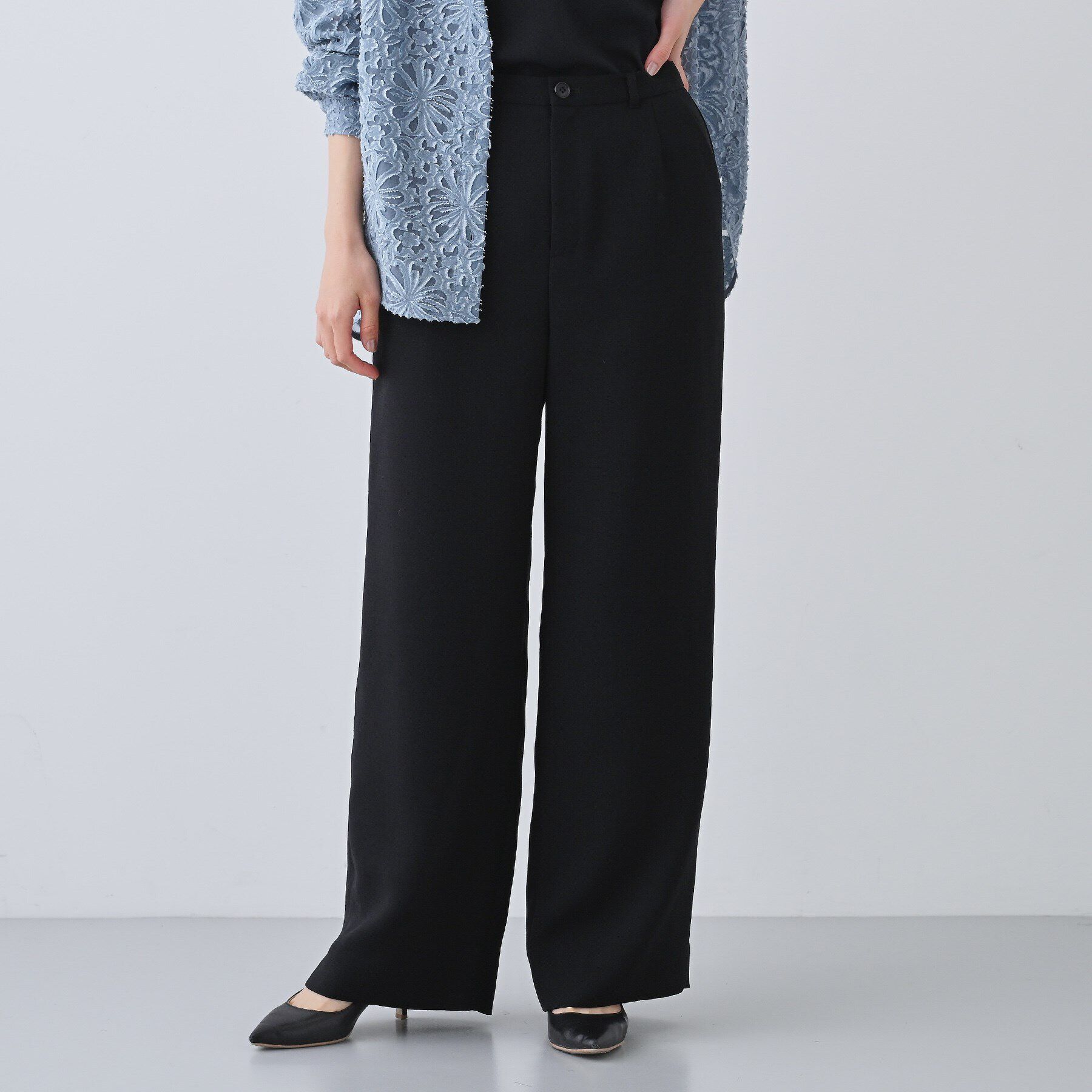 INDIVI「【日本製／トリアセテート】ストレートラインパンツ」|その他|ブラック(019)