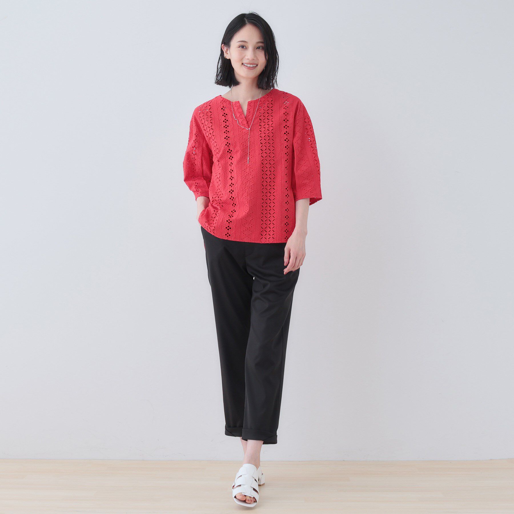 INDIVI「【洗える／高ストレッチ】クロップド丈サテンテーパードパンツ」|その他|