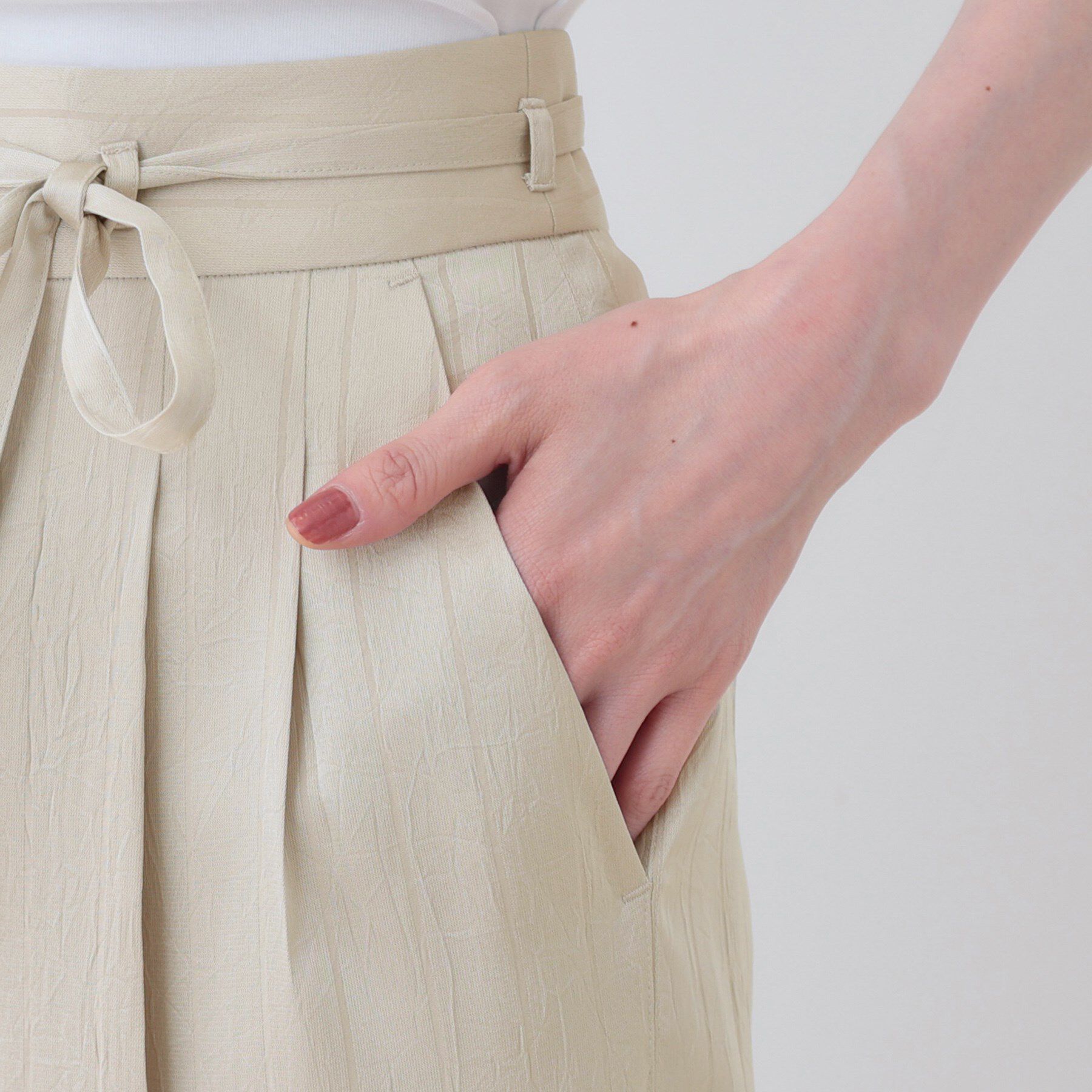 INDIVI「【洗える／UVケア／サッシュベルト付】ストライプ柄サテンテーパードパンツ」|その他|