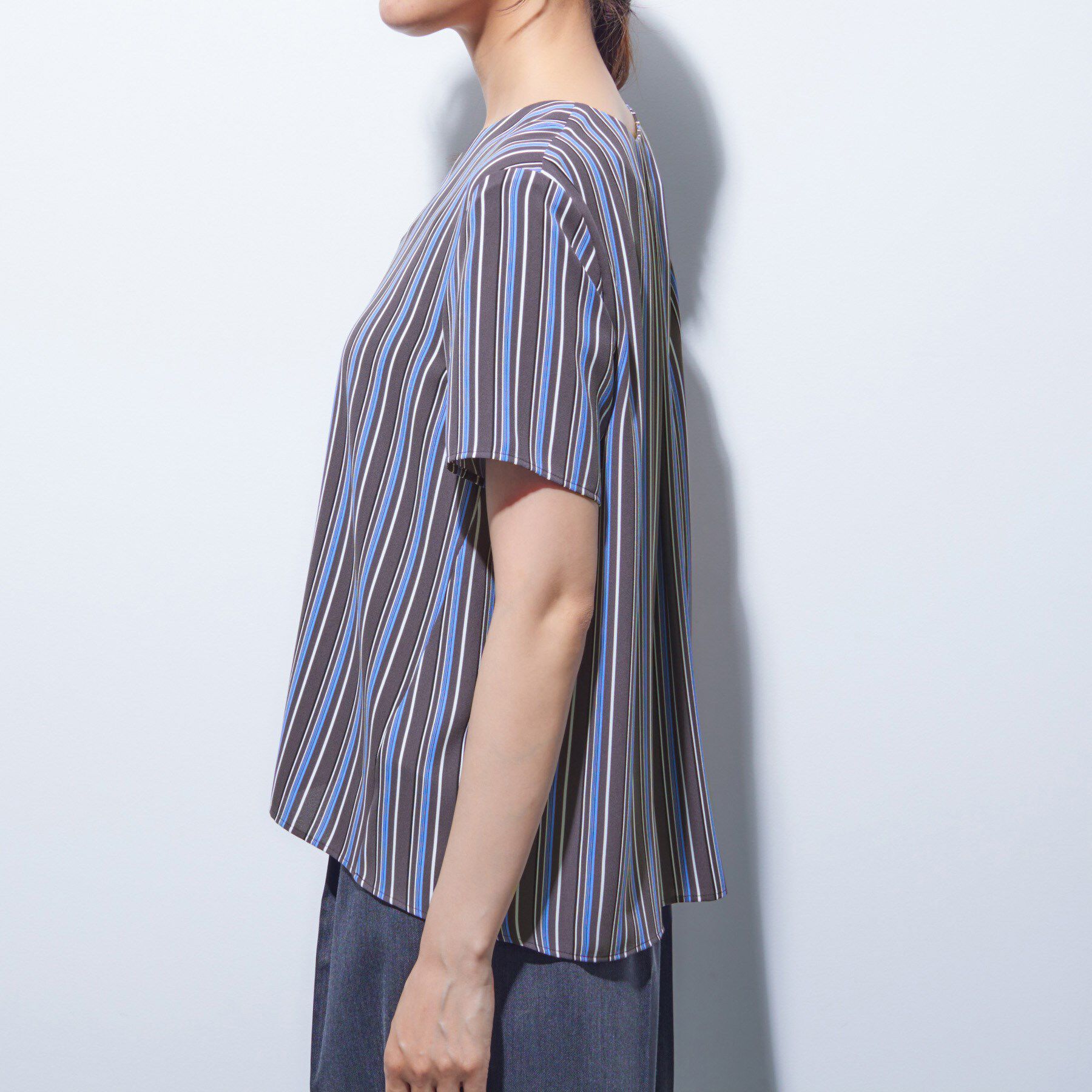 INDIVI「【洗える／通勤】無地＆マルチストライプ柄Vネックブラウス」|シャツ・ブラウス|