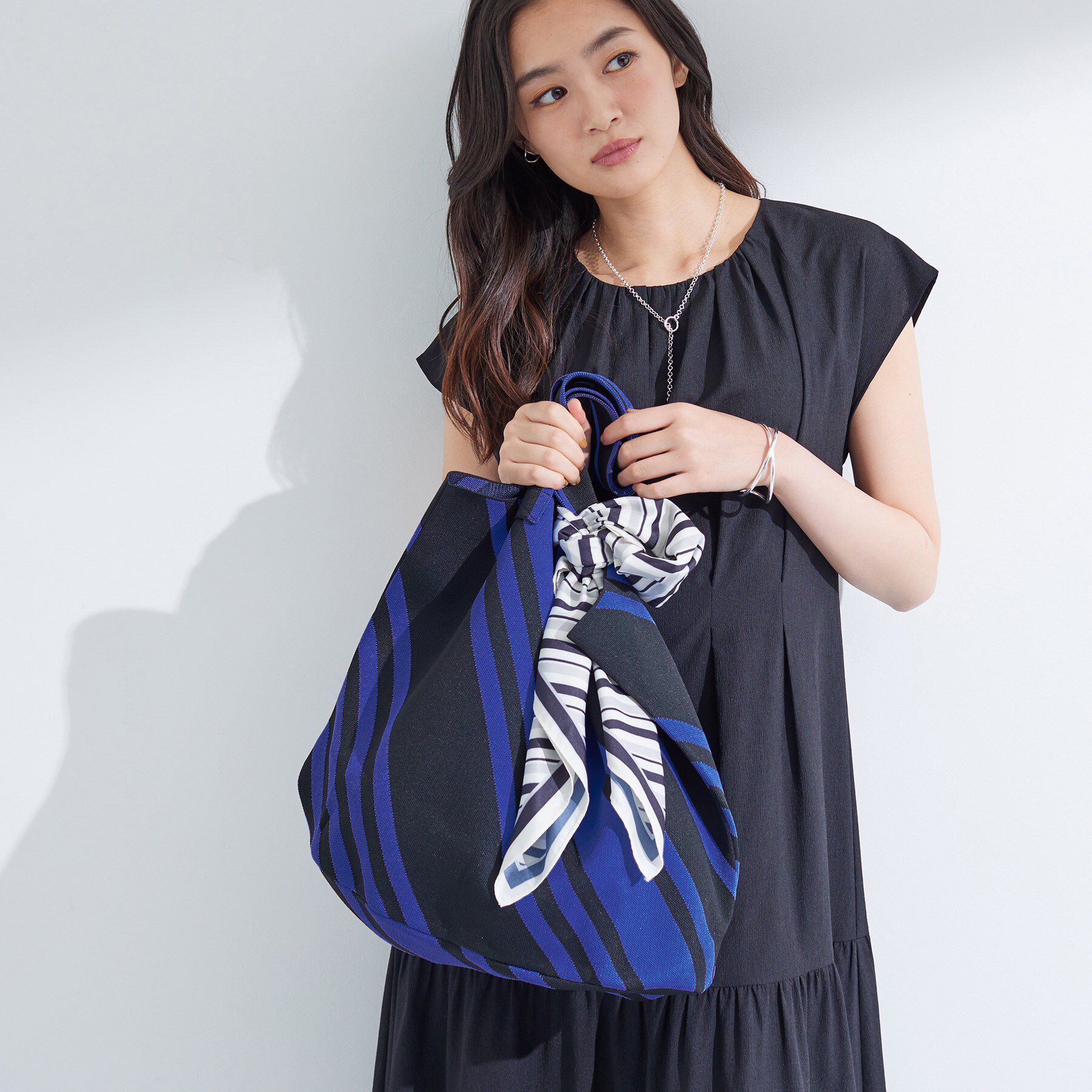 INDIVI「【選べる柄／WEB限定カラー】ビッグニットバッグ」|トートバッグ|